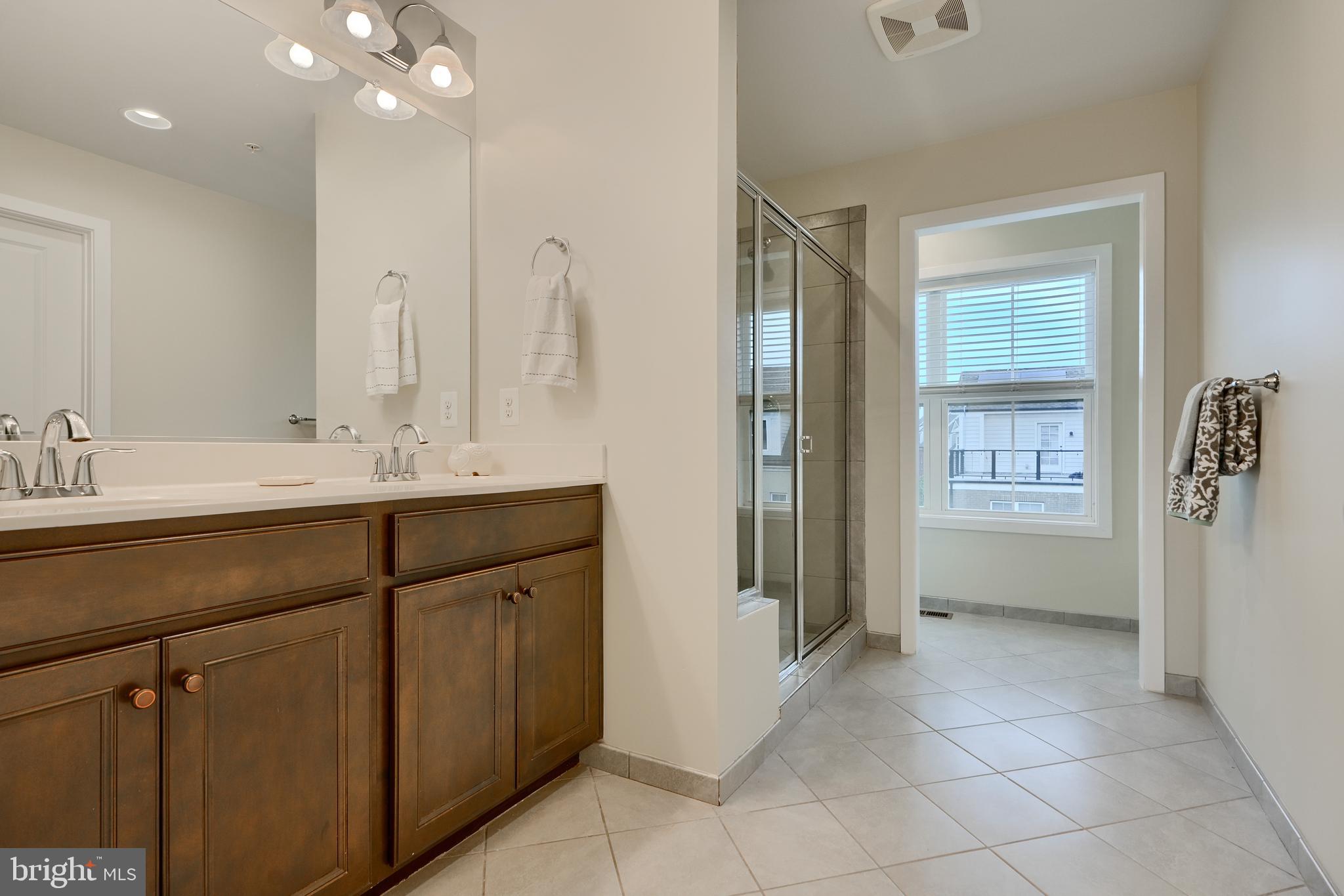 GLENMONT METROCENTRE - Residential