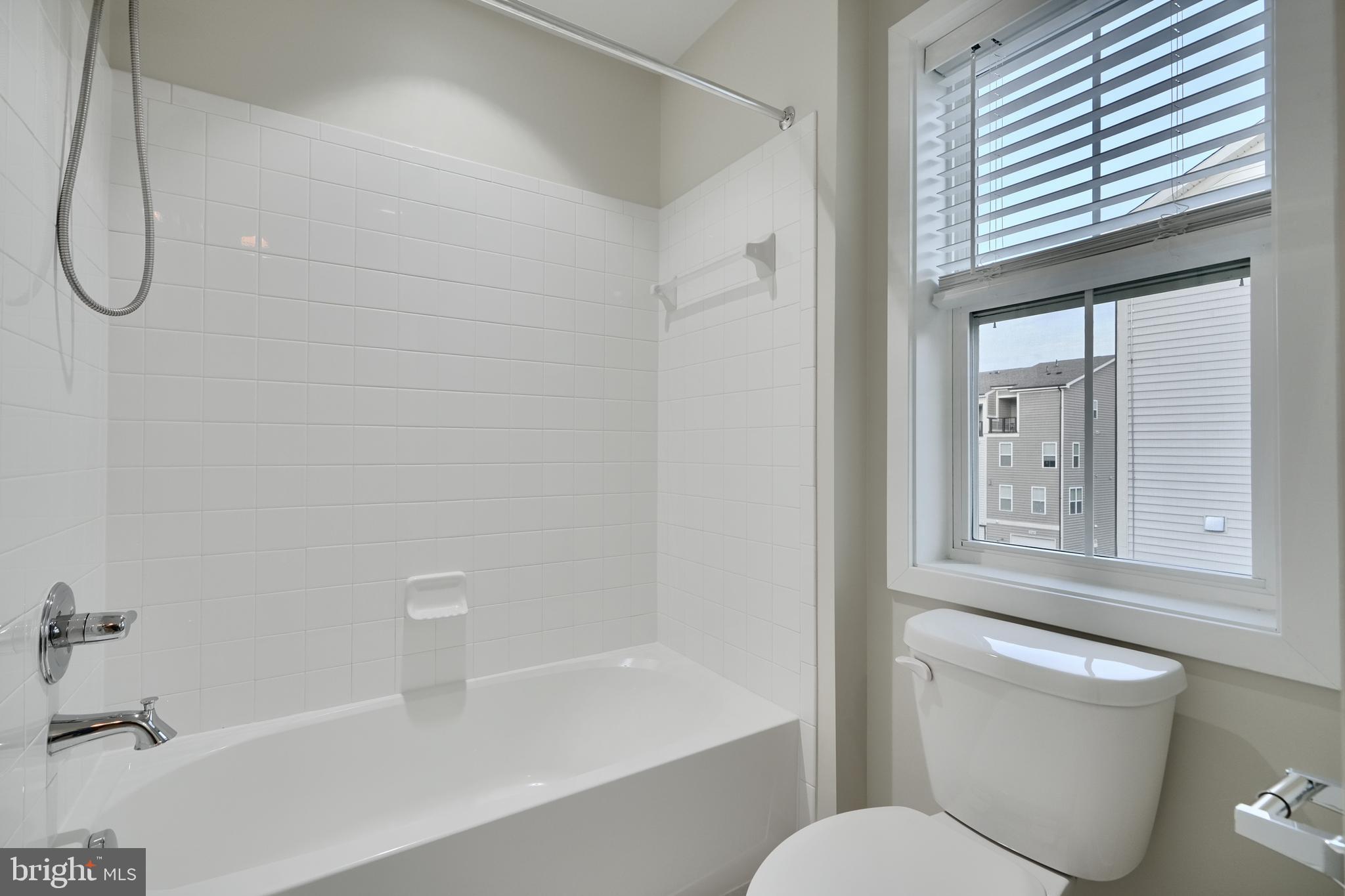 GLENMONT METROCENTRE - Residential