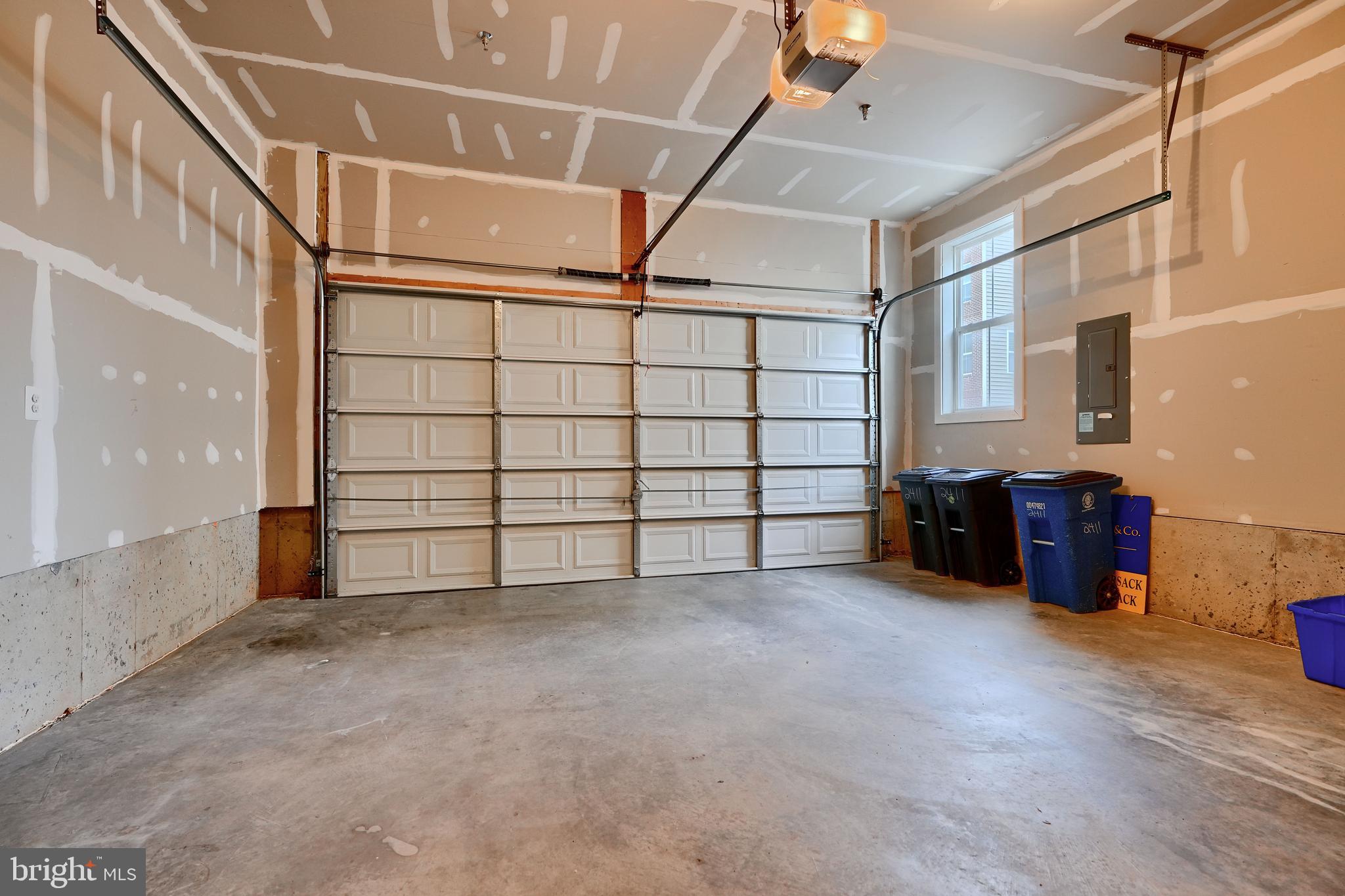 GLENMONT METROCENTRE - Residential