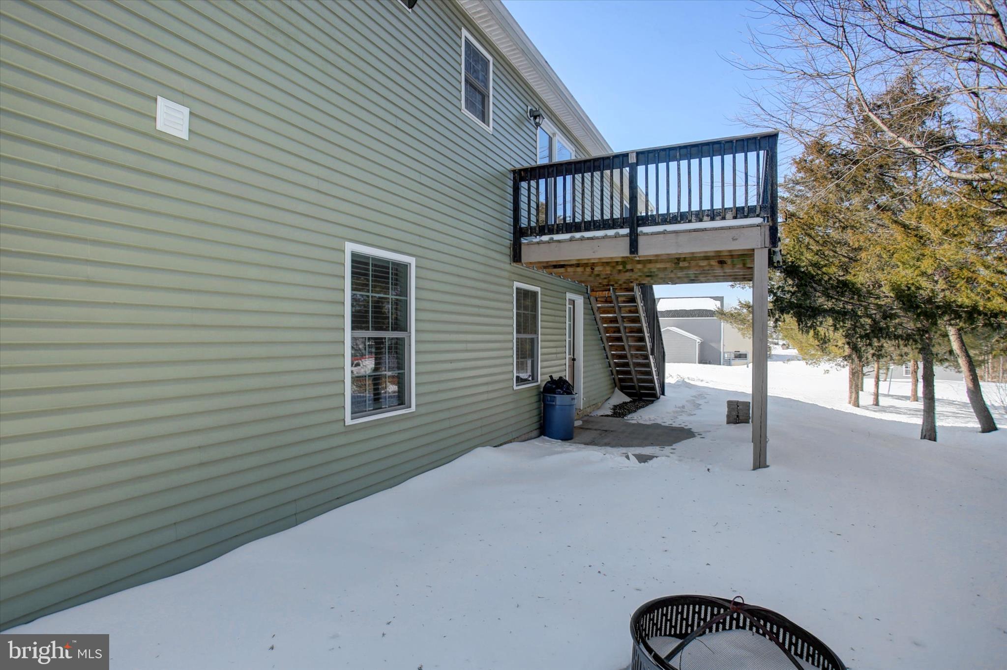 RANDOM OAKS - Residential