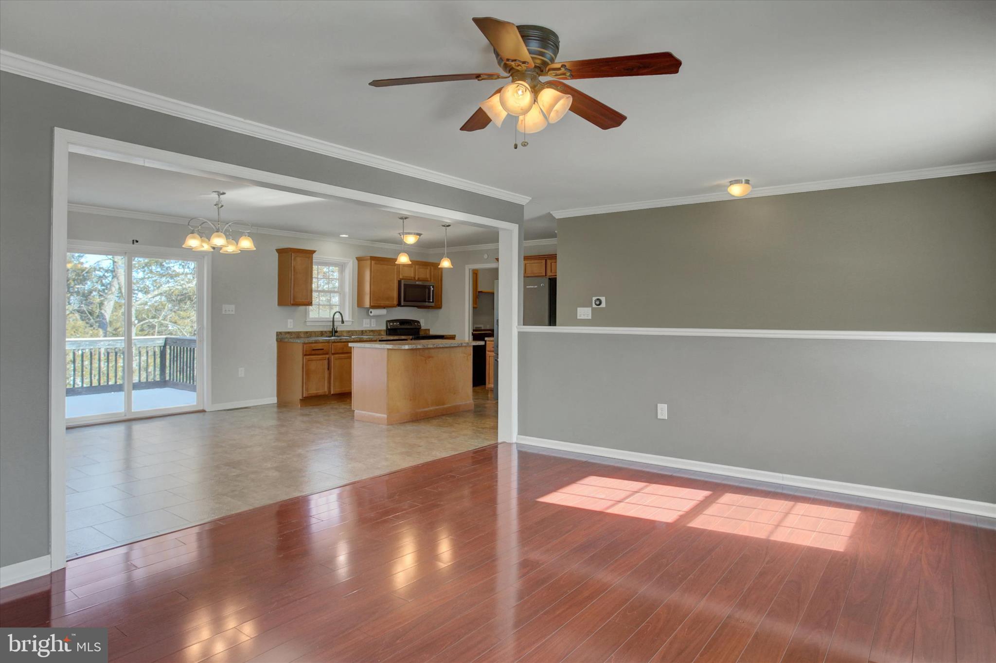 RANDOM OAKS - Residential