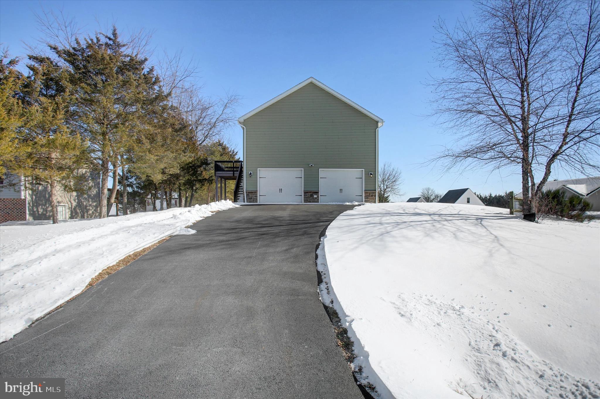 RANDOM OAKS - Residential