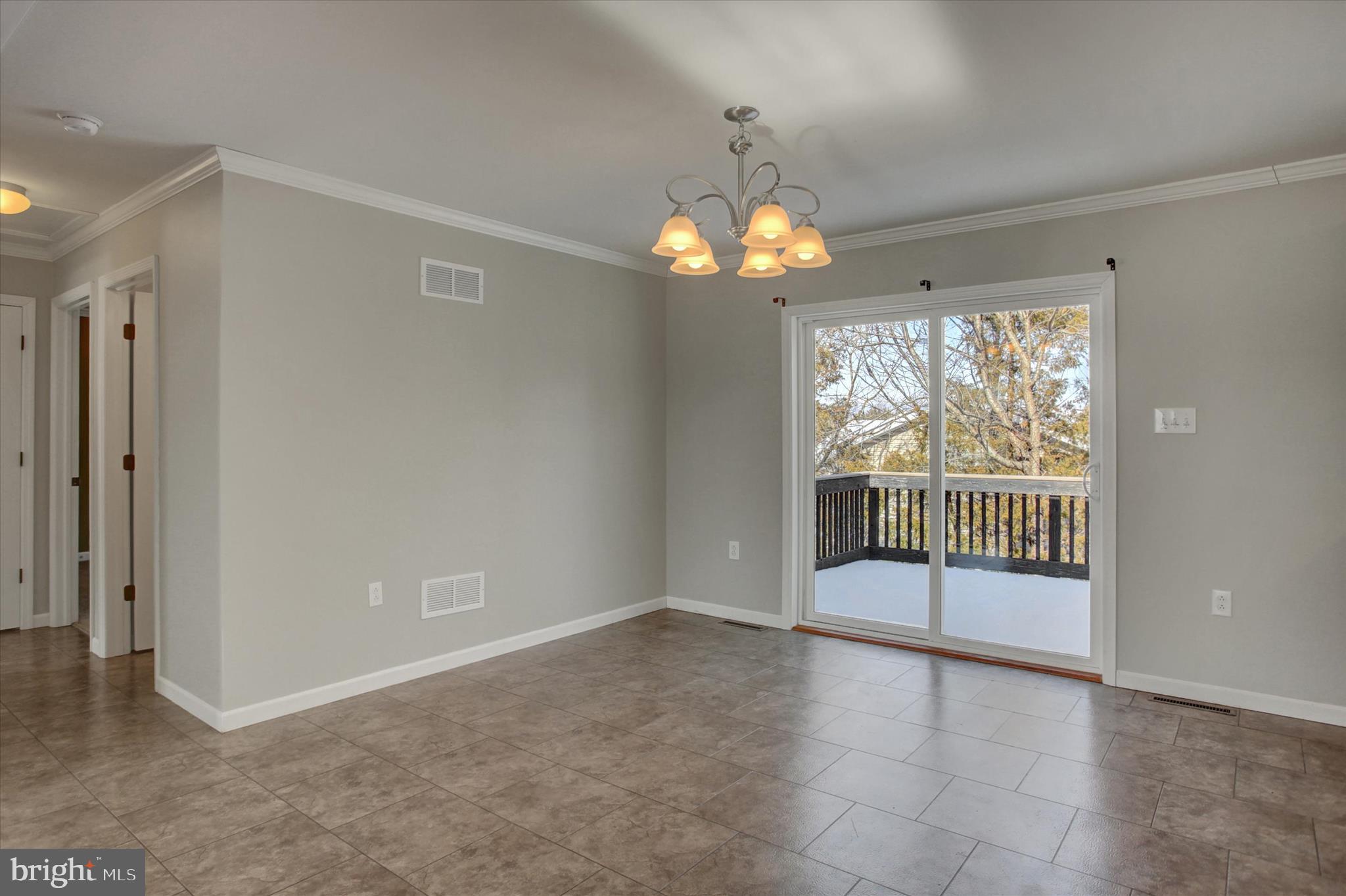 RANDOM OAKS - Residential