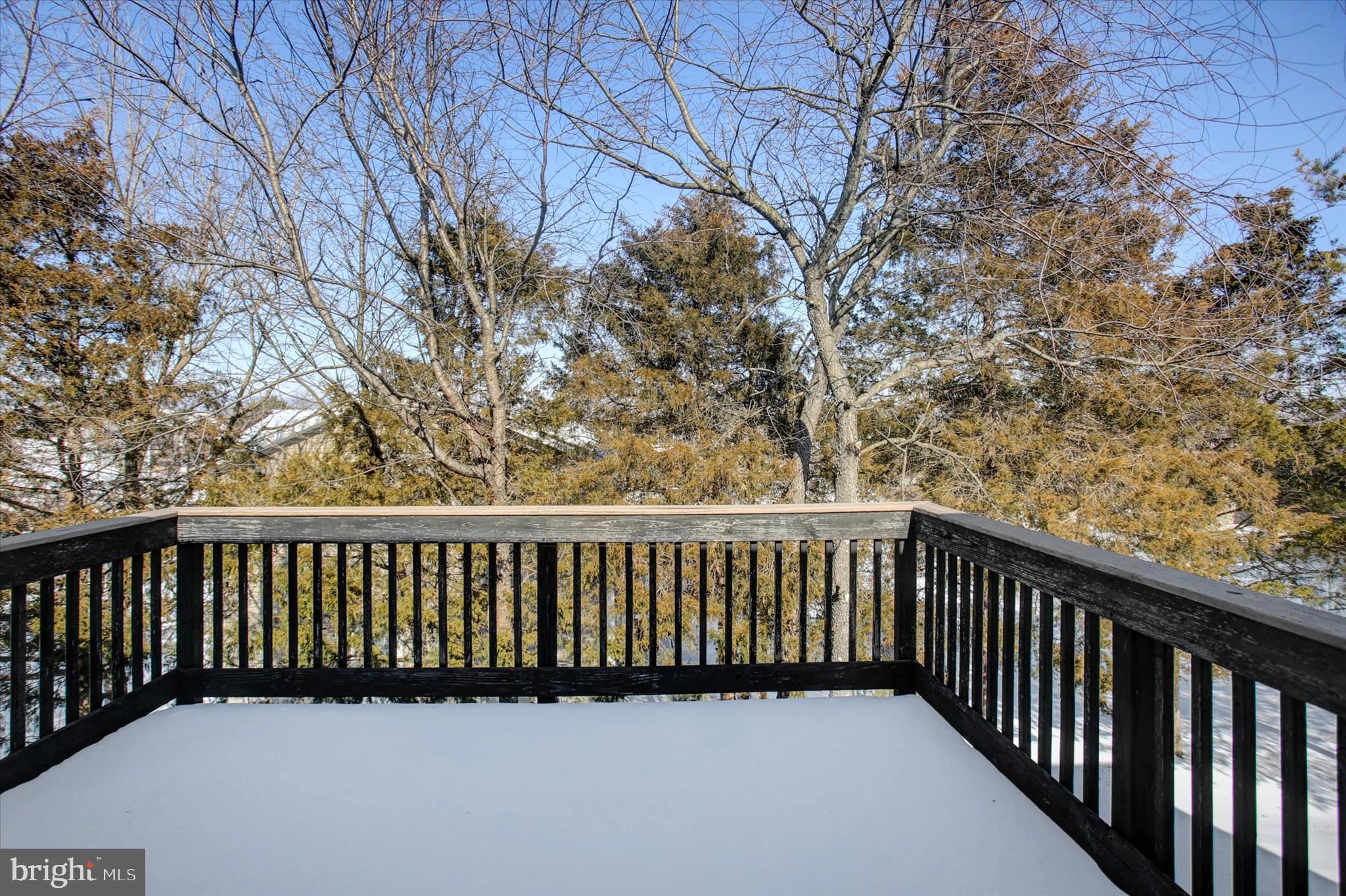 RANDOM OAKS - Residential