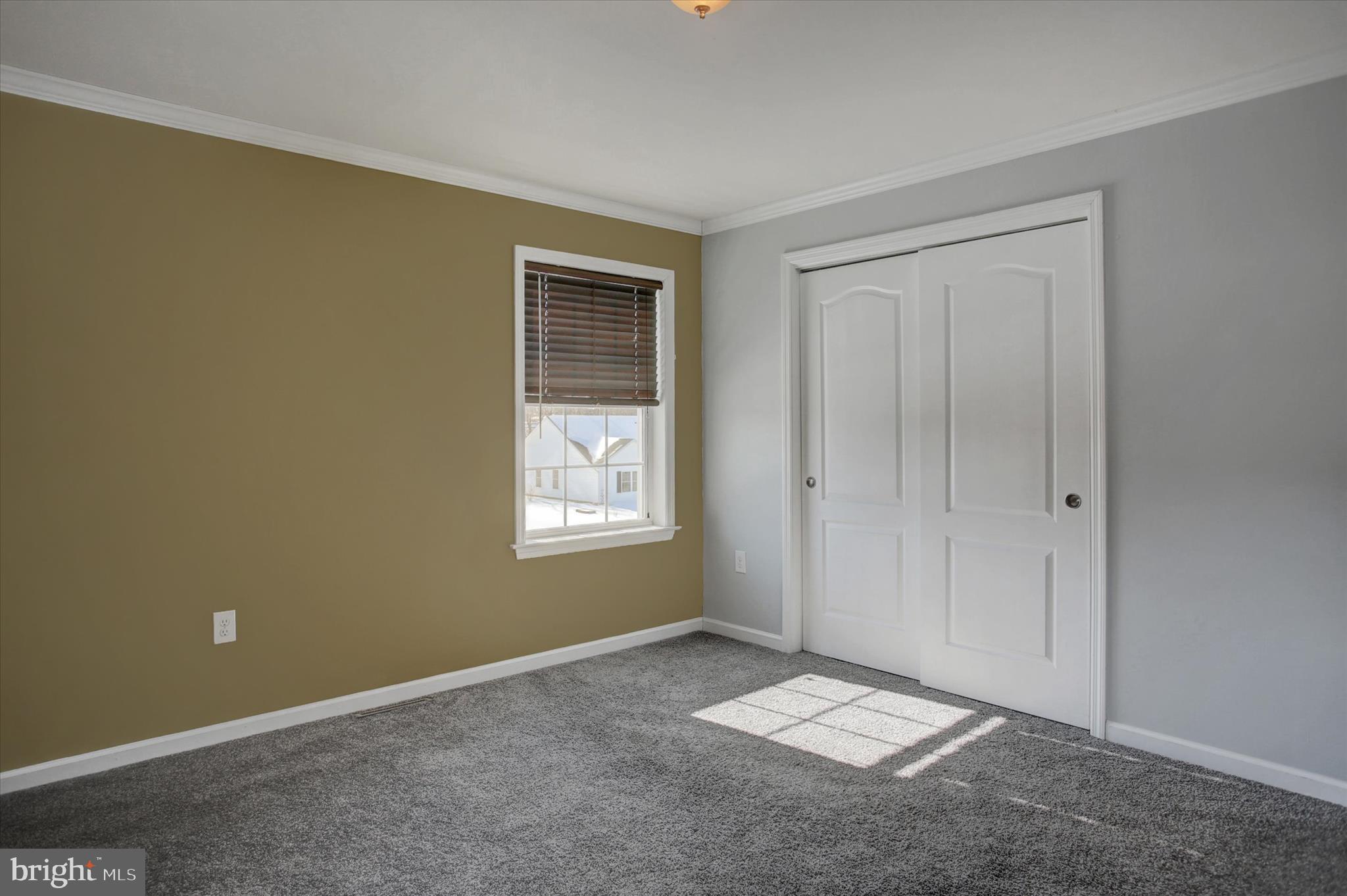 RANDOM OAKS - Residential