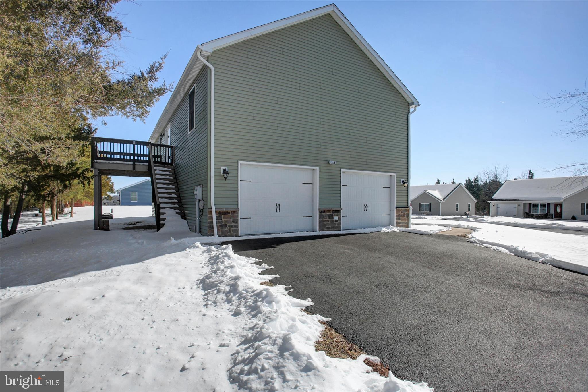 RANDOM OAKS - Residential