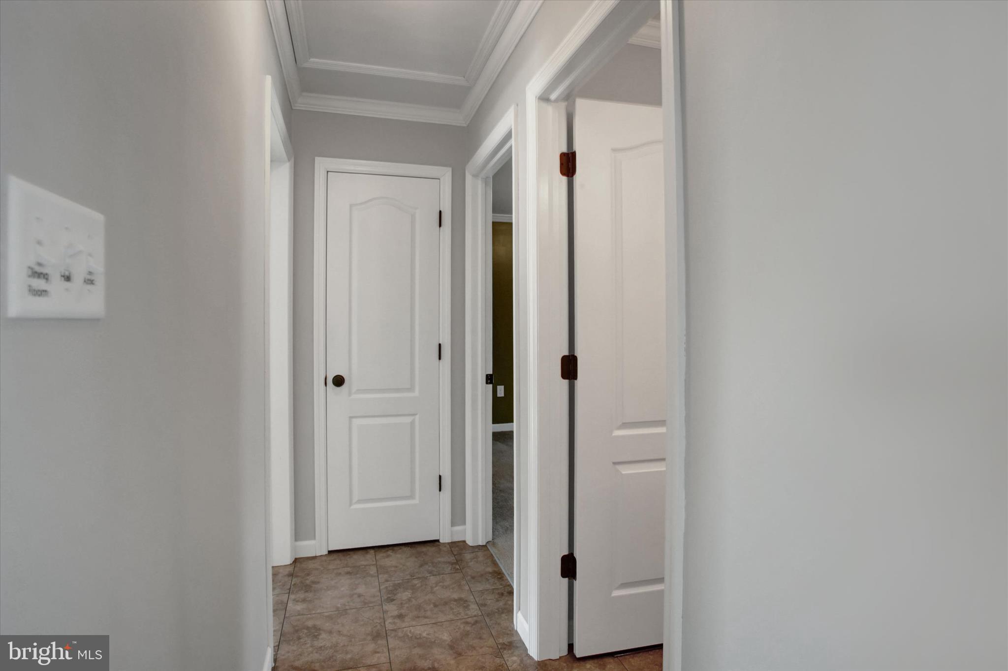 RANDOM OAKS - Residential