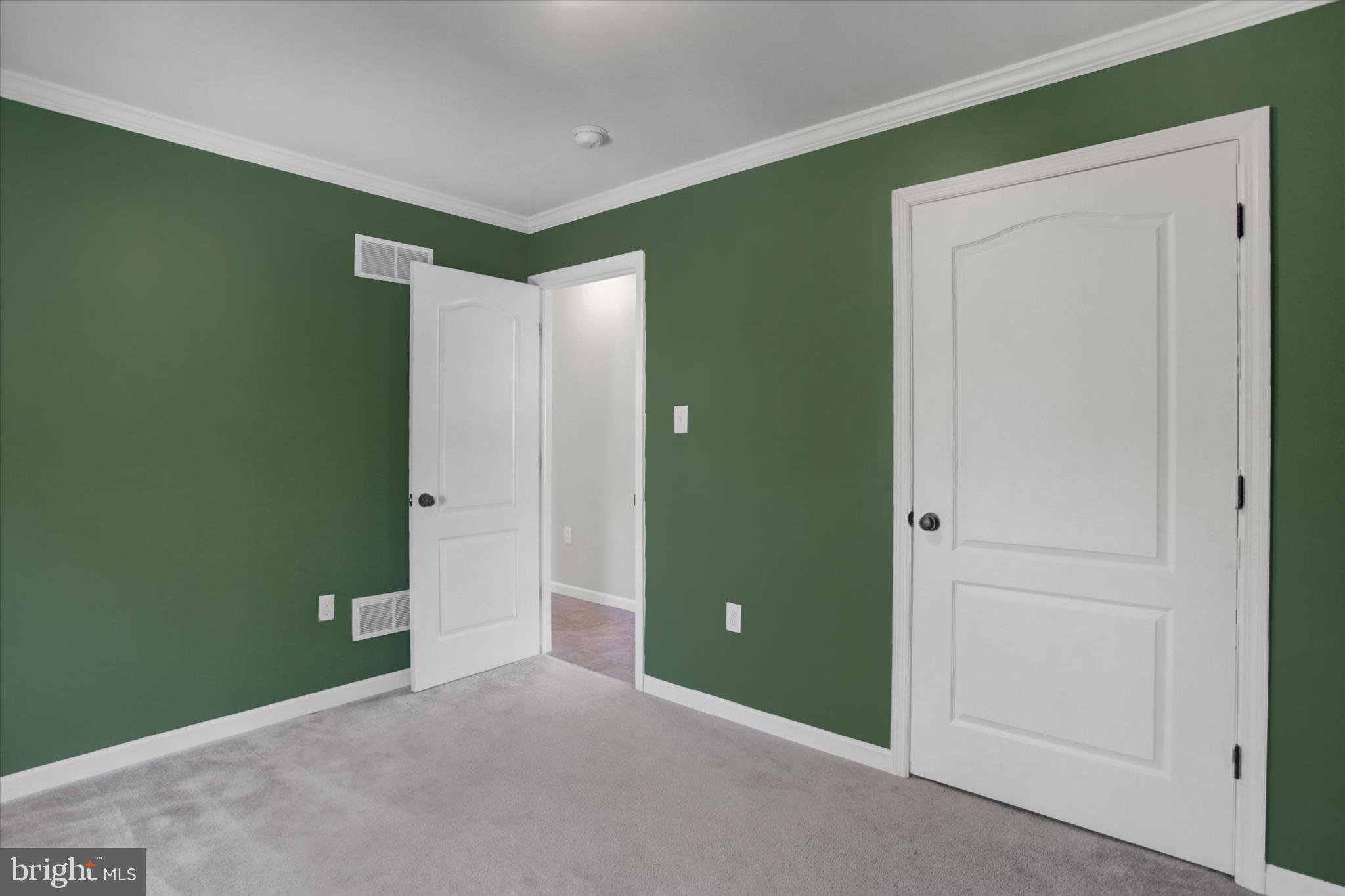 RANDOM OAKS - Residential