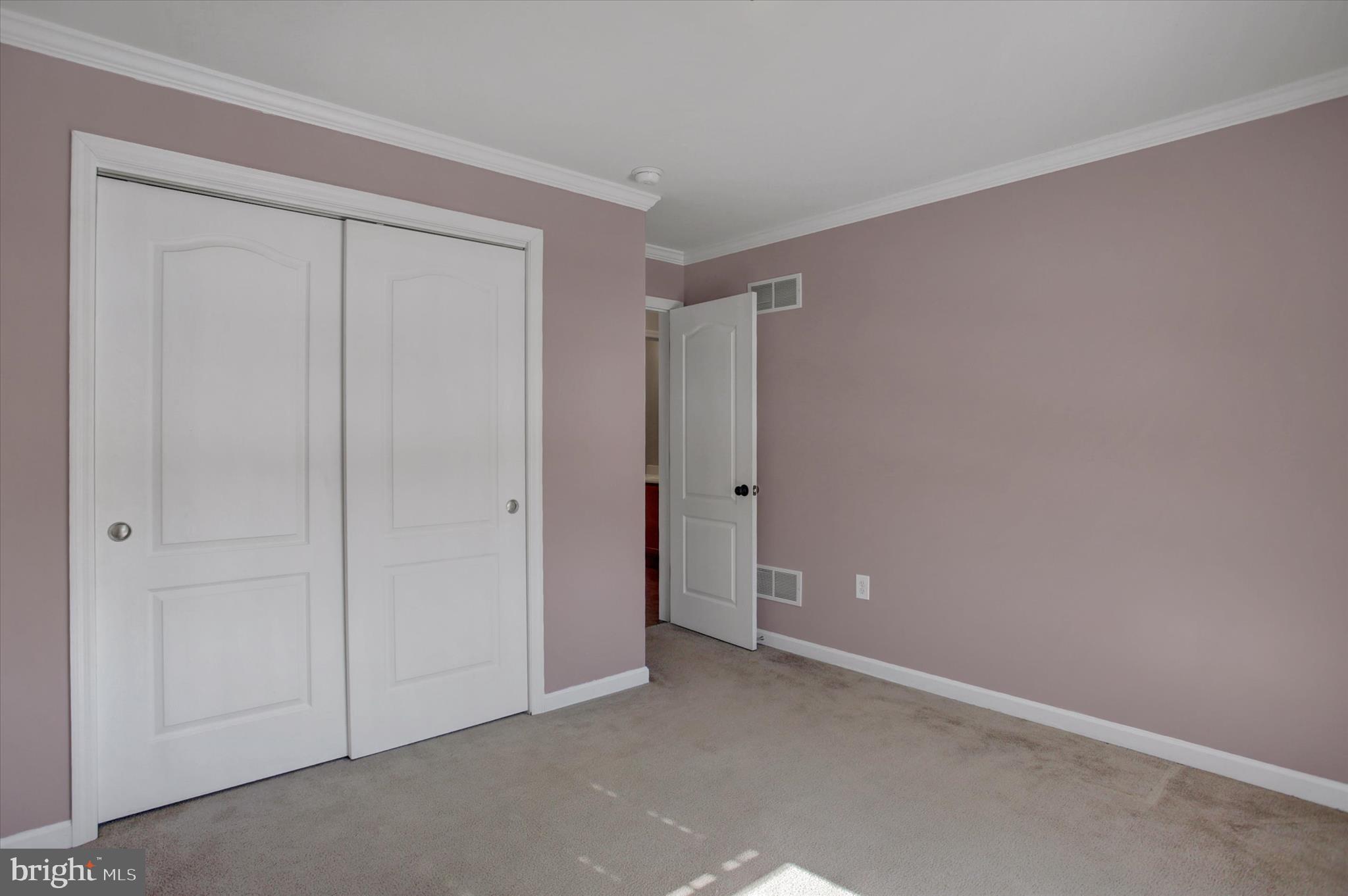 RANDOM OAKS - Residential