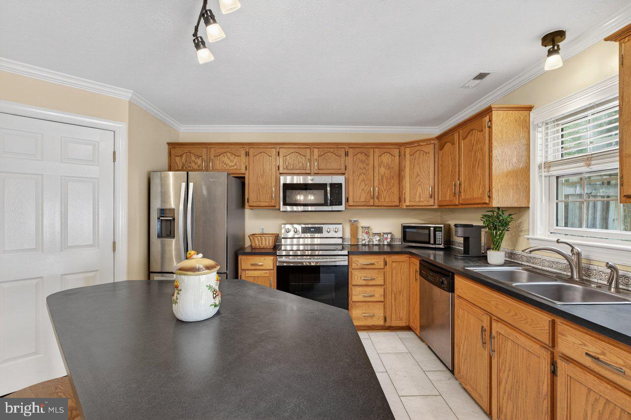 EMERALD DRIVE ESTATES - Residential