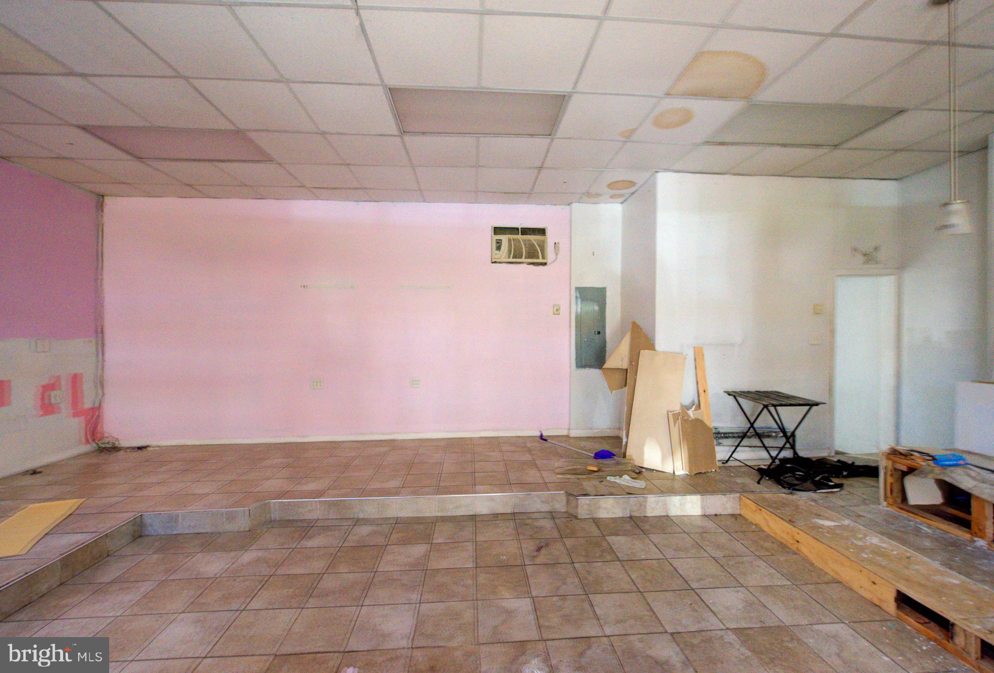 WYNNEFIELD - Commercial Sale