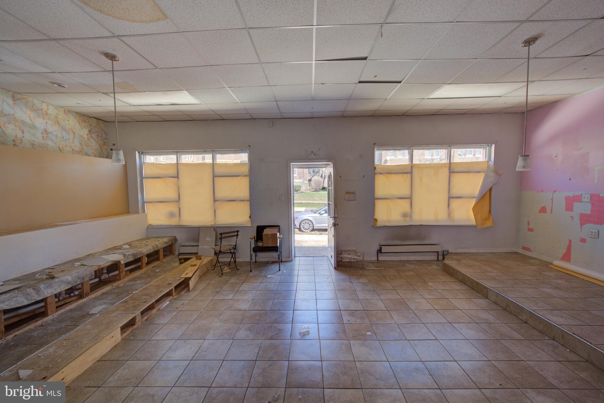 WYNNEFIELD - Commercial Sale