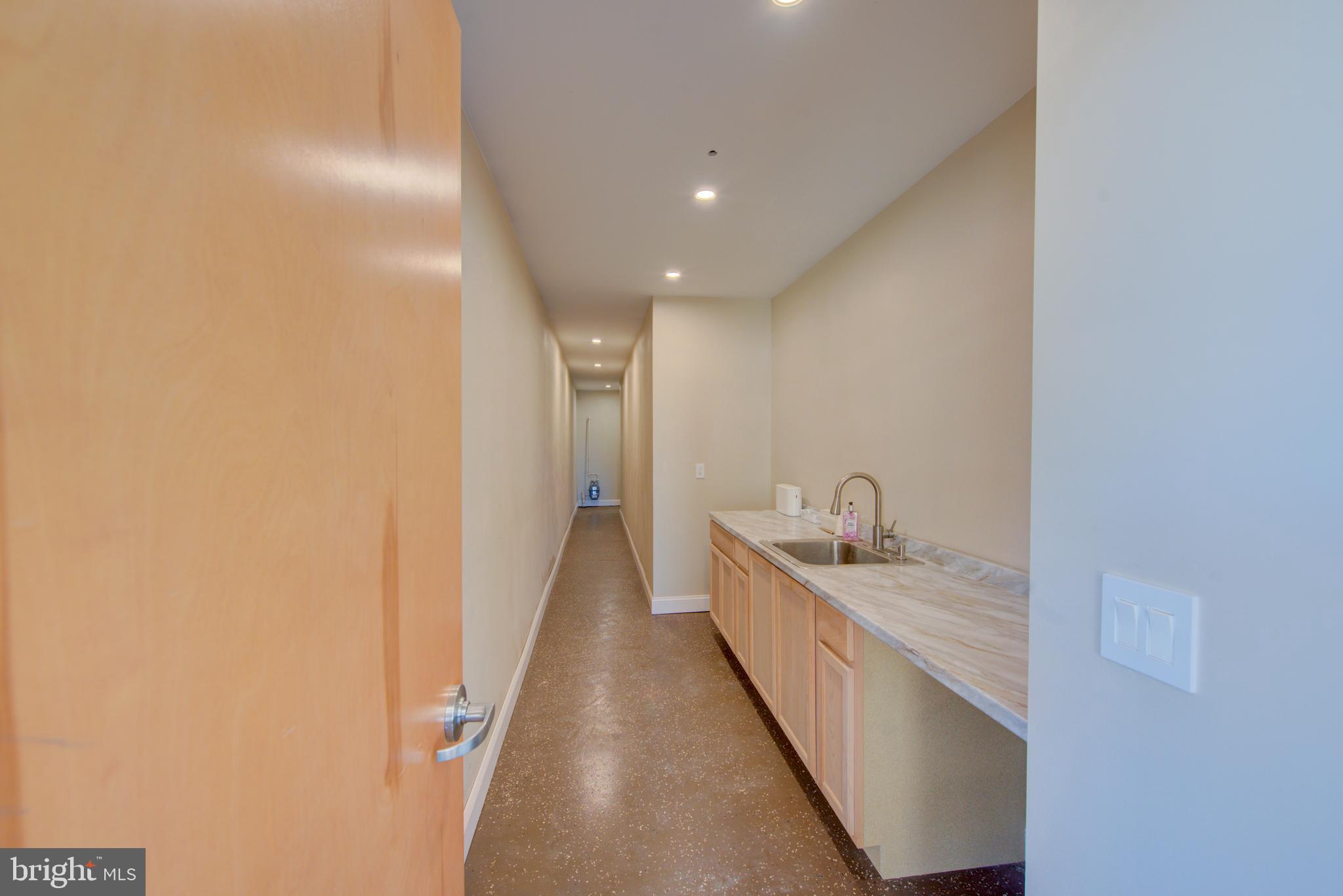 WYNNEFIELD - Commercial Sale