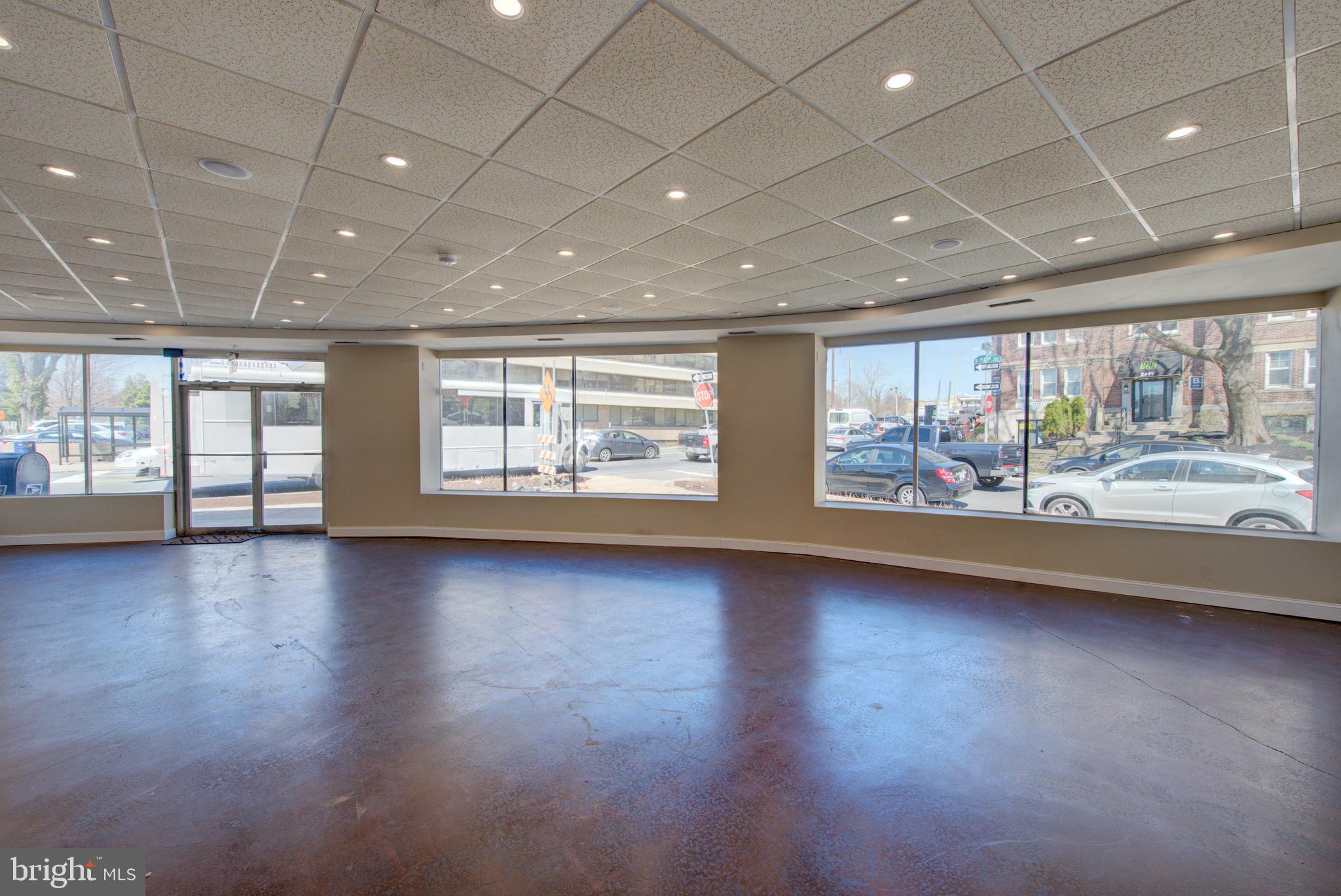 WYNNEFIELD - Commercial Sale