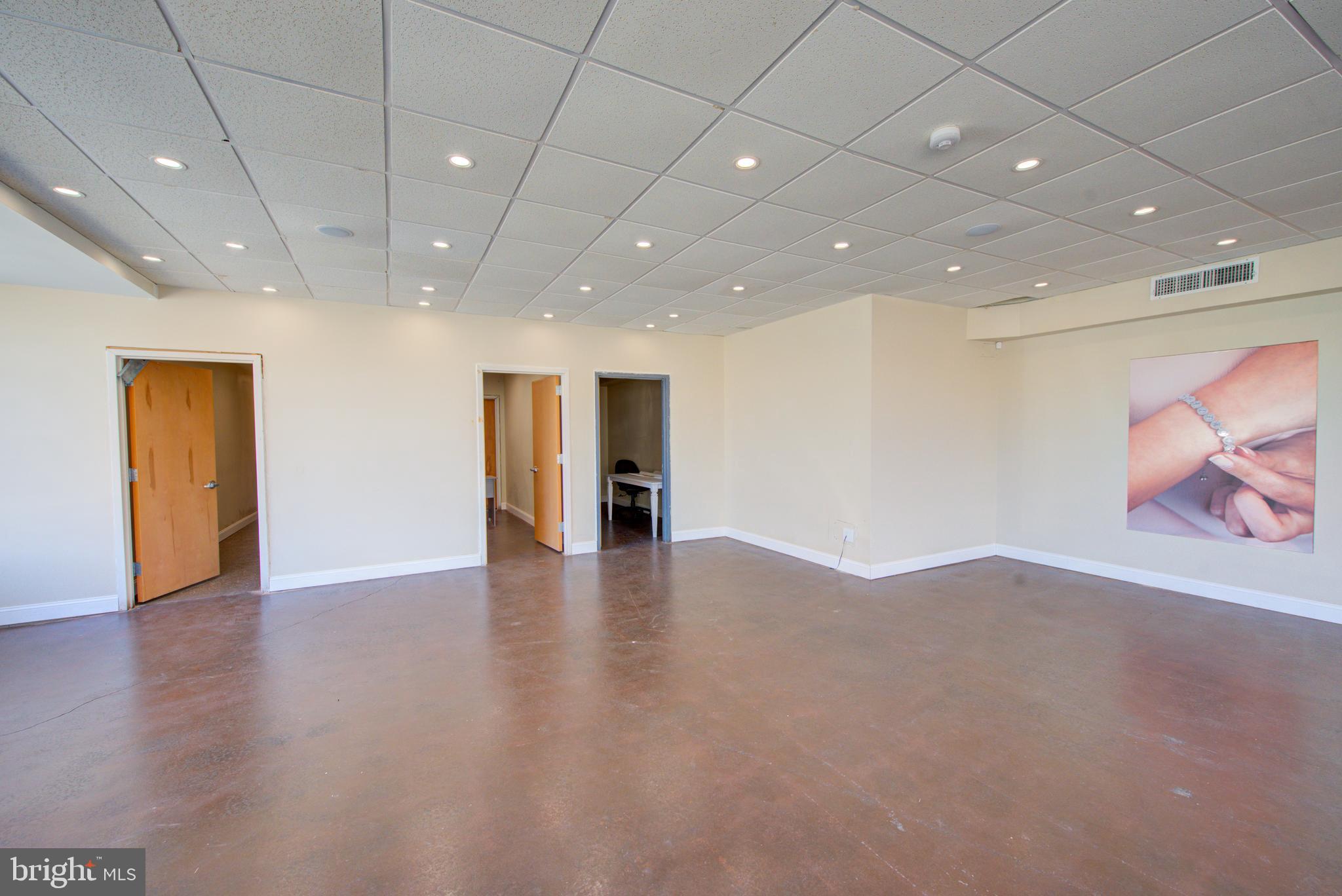 WYNNEFIELD - Commercial Sale