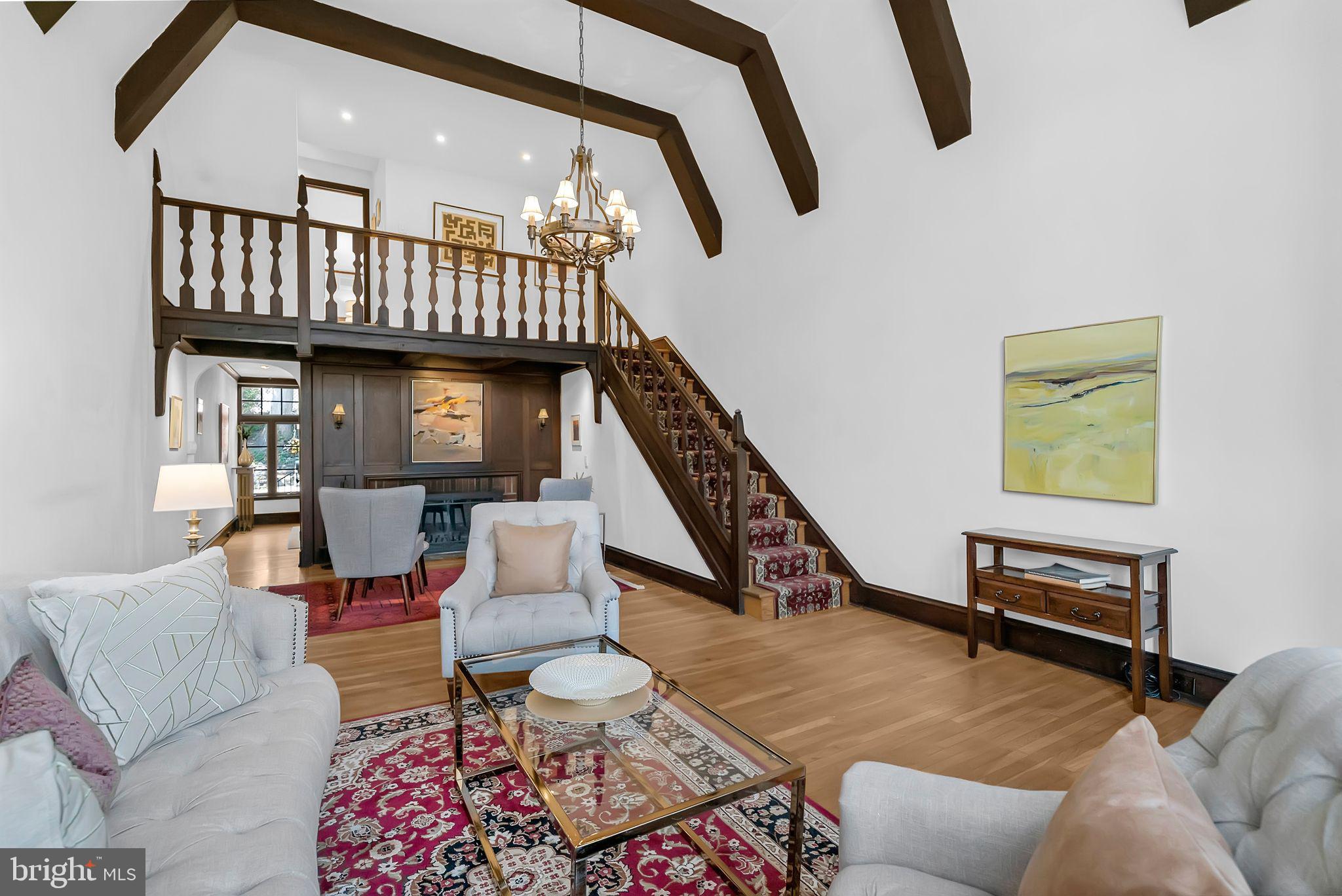 EAST FALLS - Residential