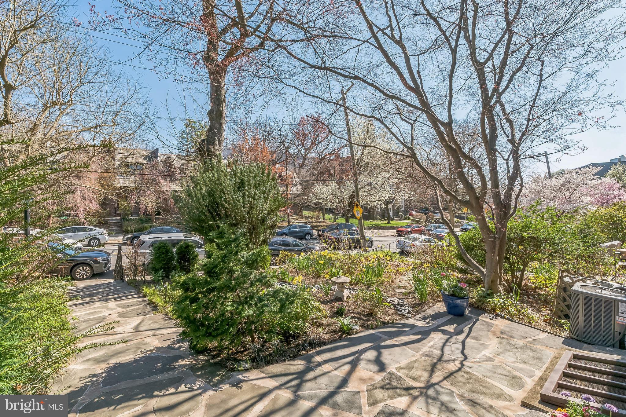 EAST FALLS - Residential