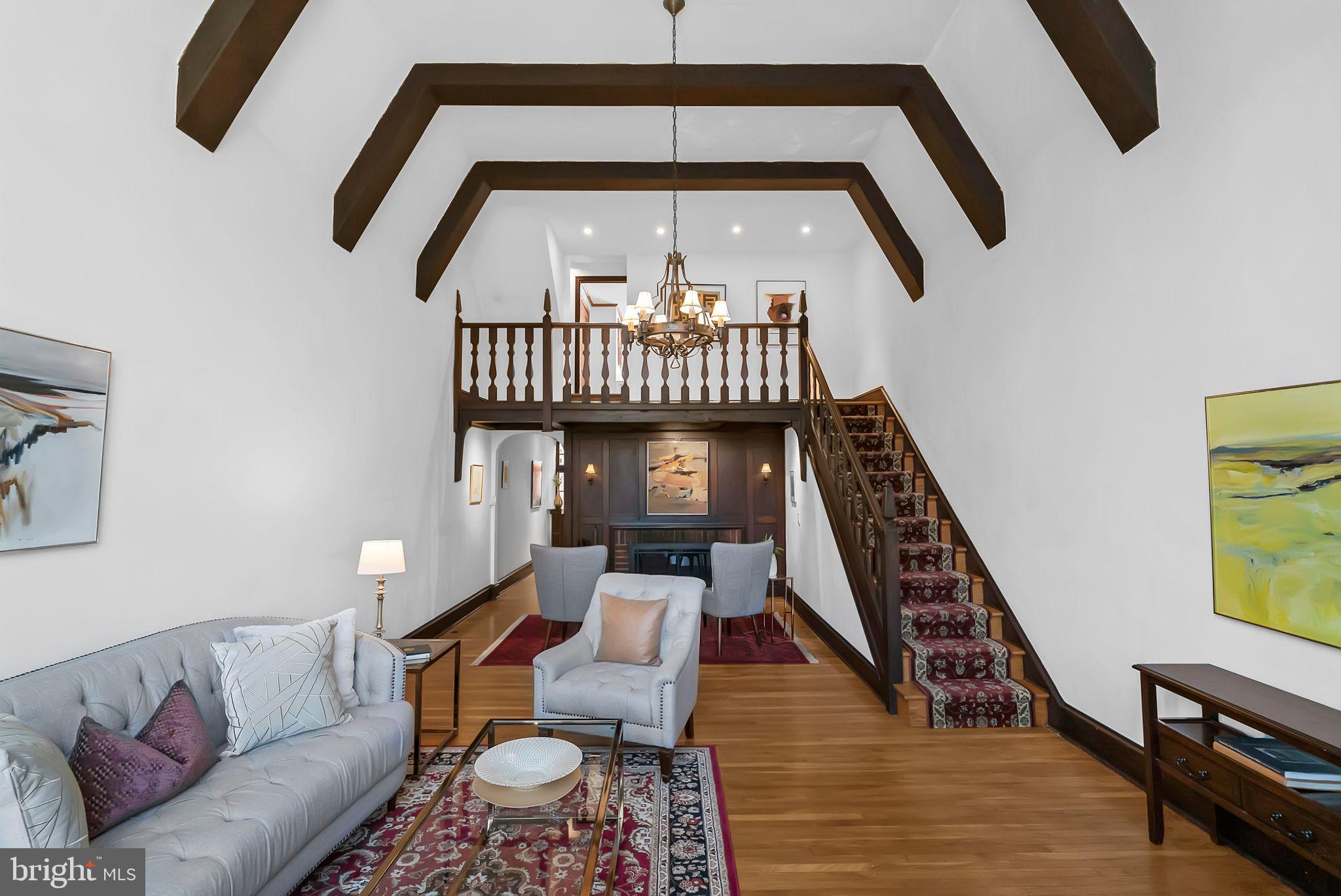 EAST FALLS - Residential