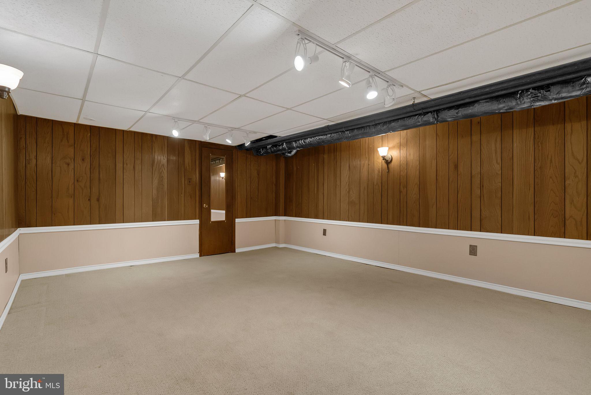 EAST FALLS - Residential