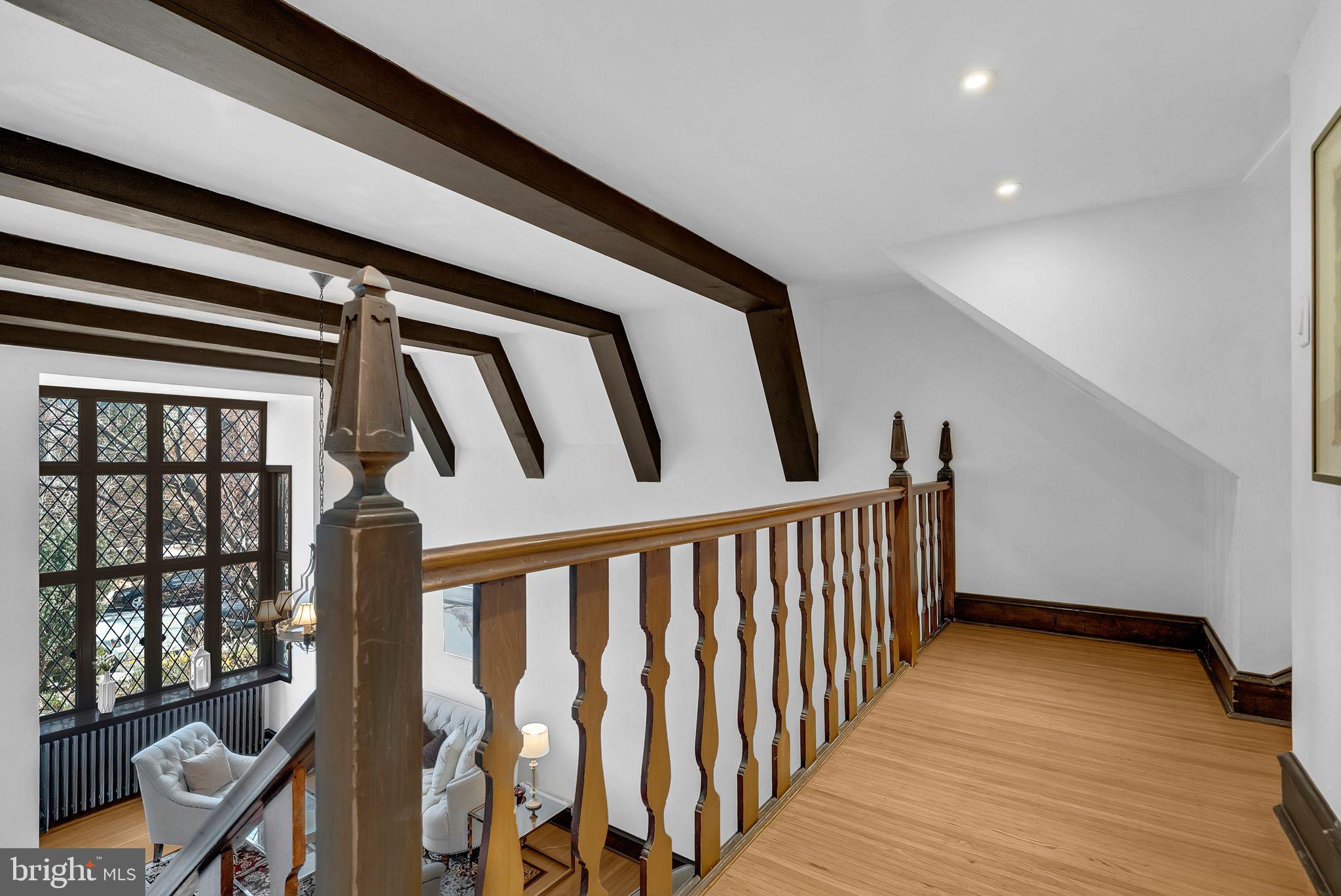 EAST FALLS - Residential