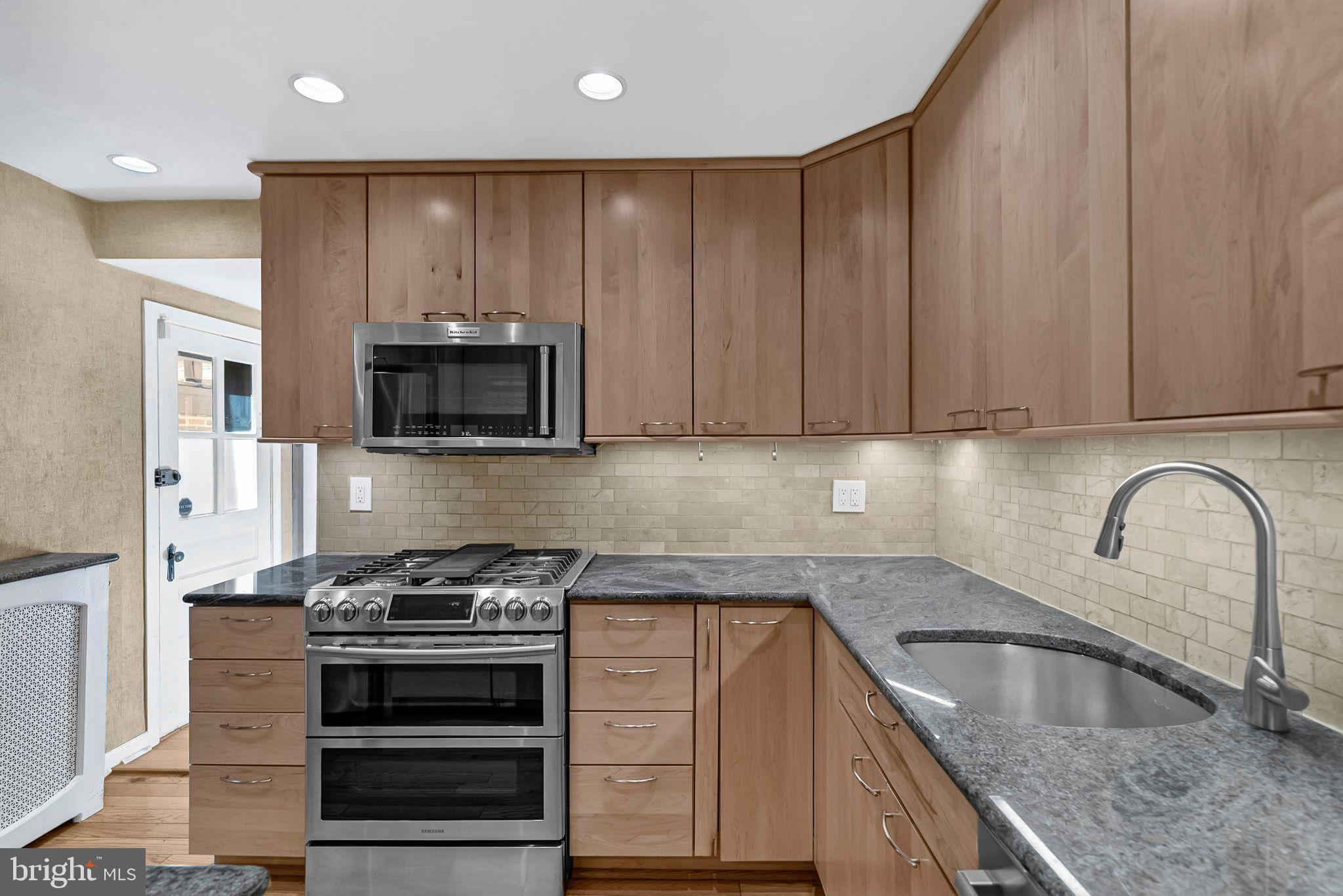 EAST FALLS - Residential