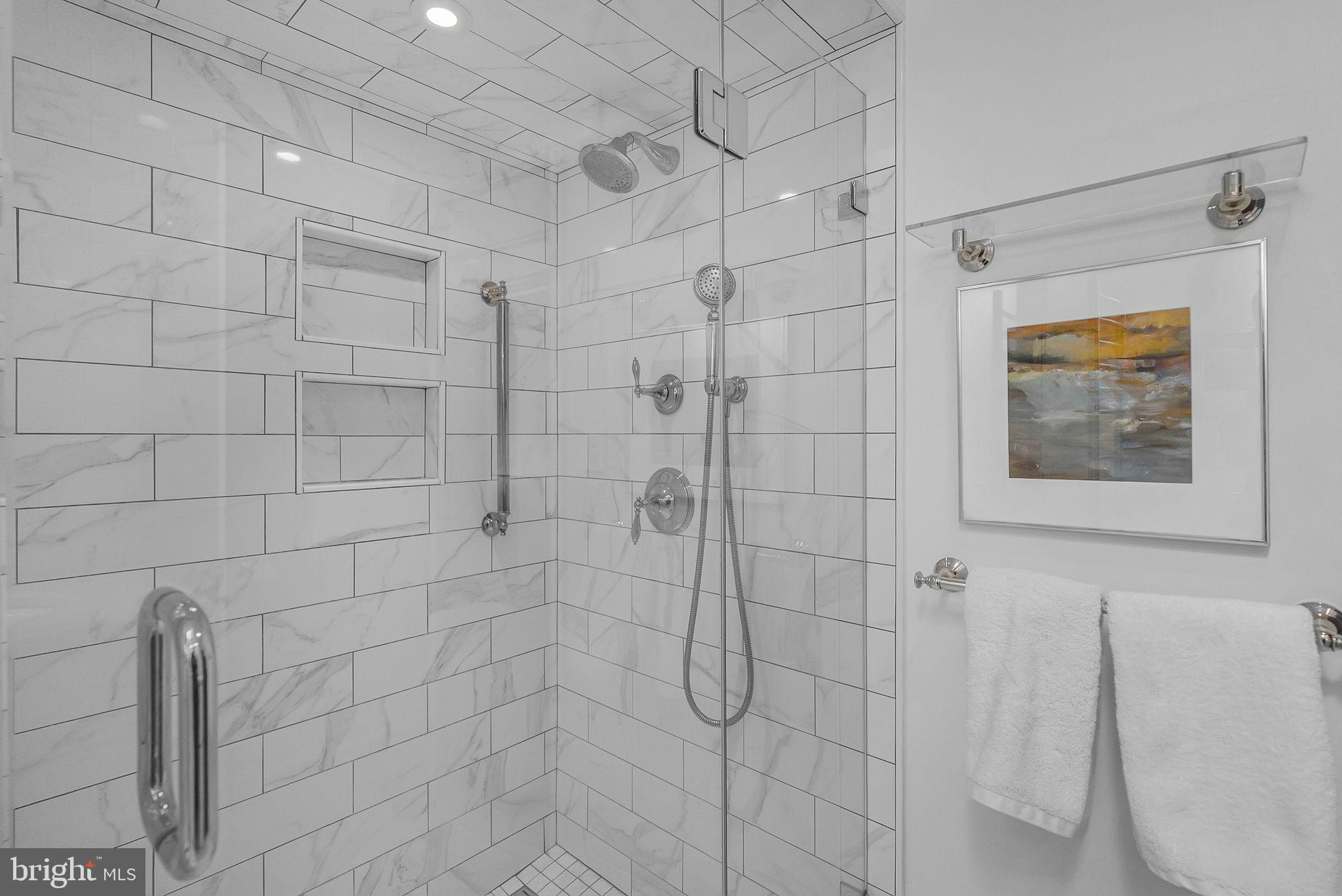 EAST FALLS - Residential