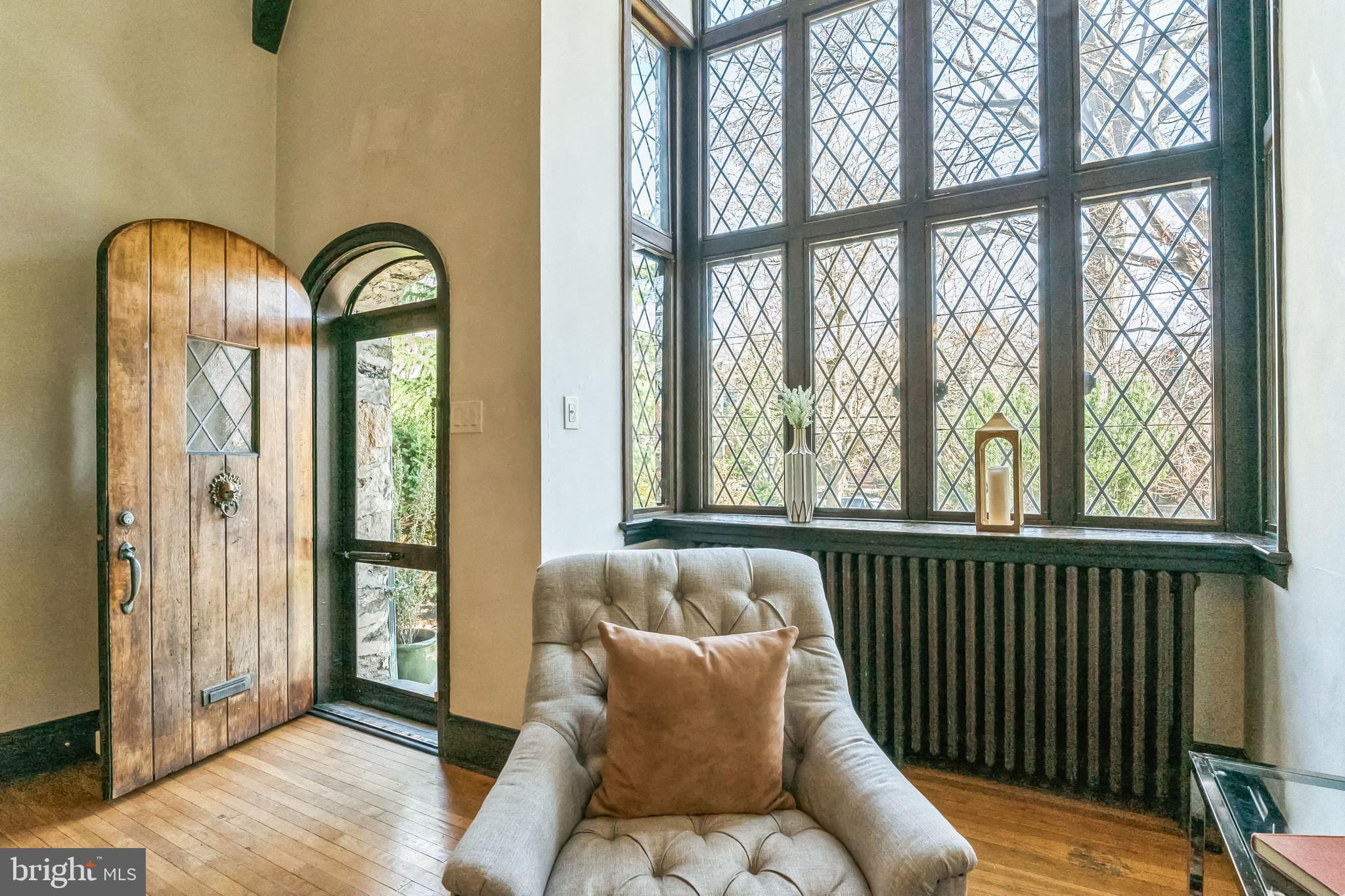 EAST FALLS - Residential