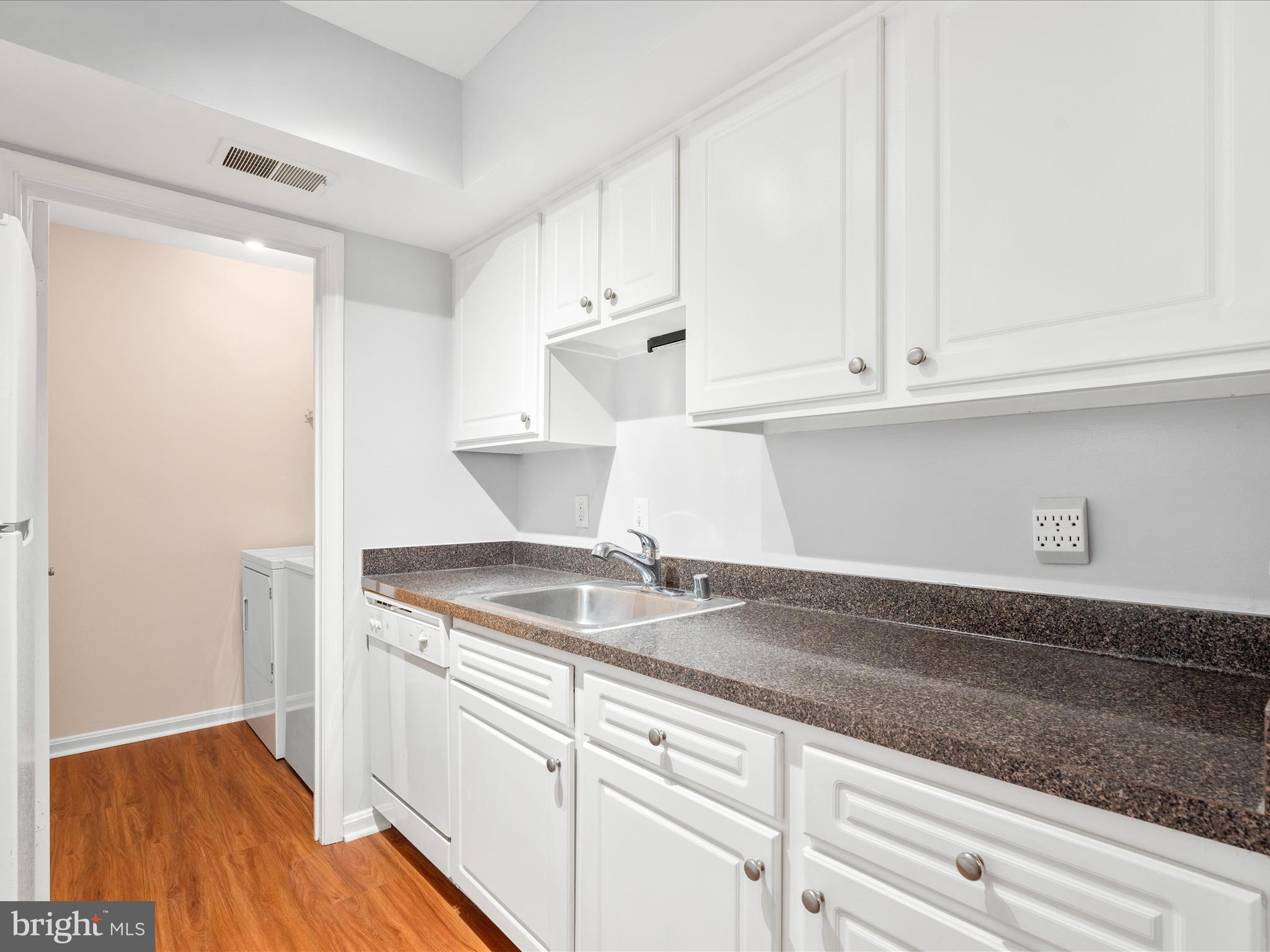 FLOWER HILL - Residential