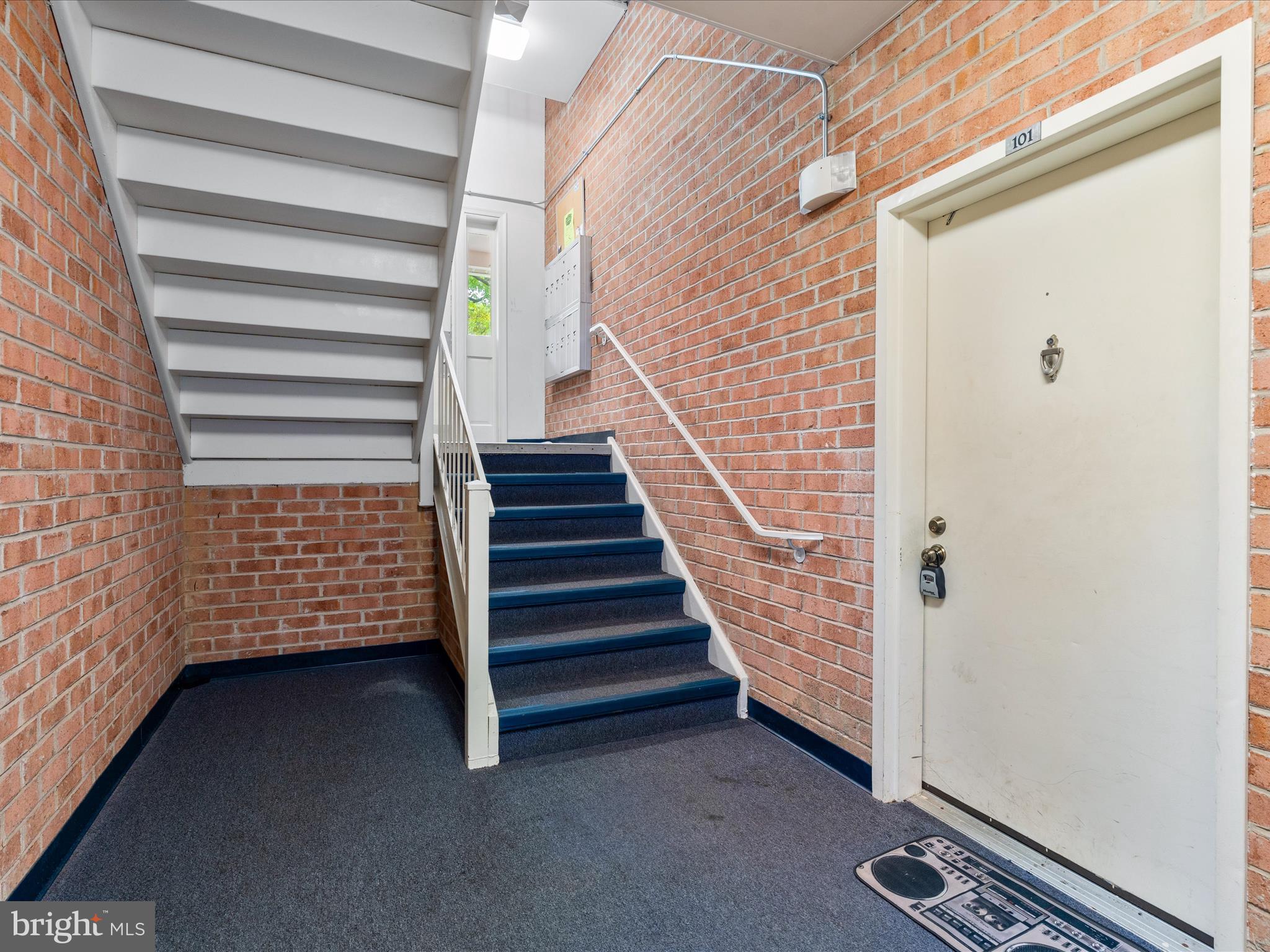 FLOWER HILL - Residential