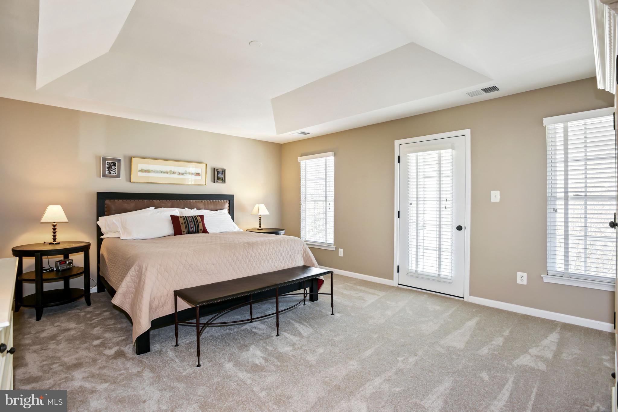 SOUTH RIDING - Residential