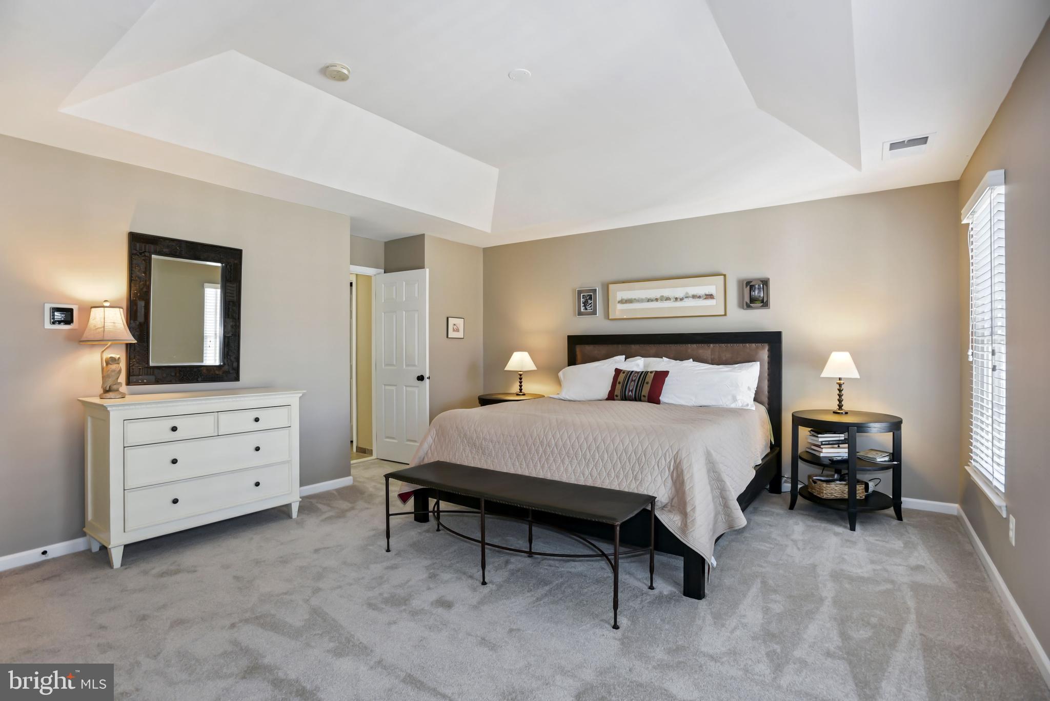 SOUTH RIDING - Residential