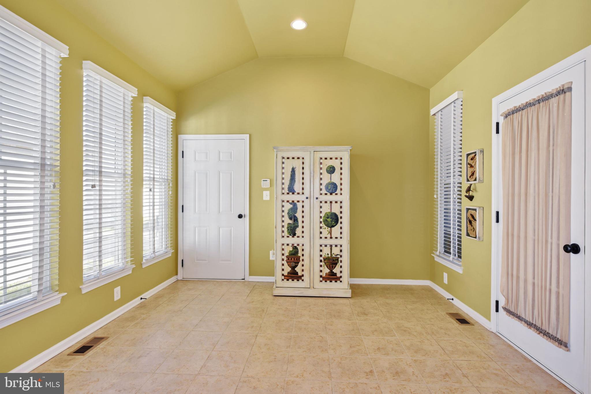 SOUTH RIDING - Residential