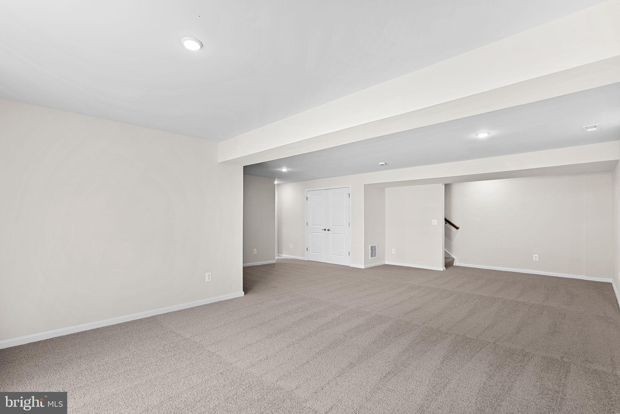 HUNTWELL WEST - Residential