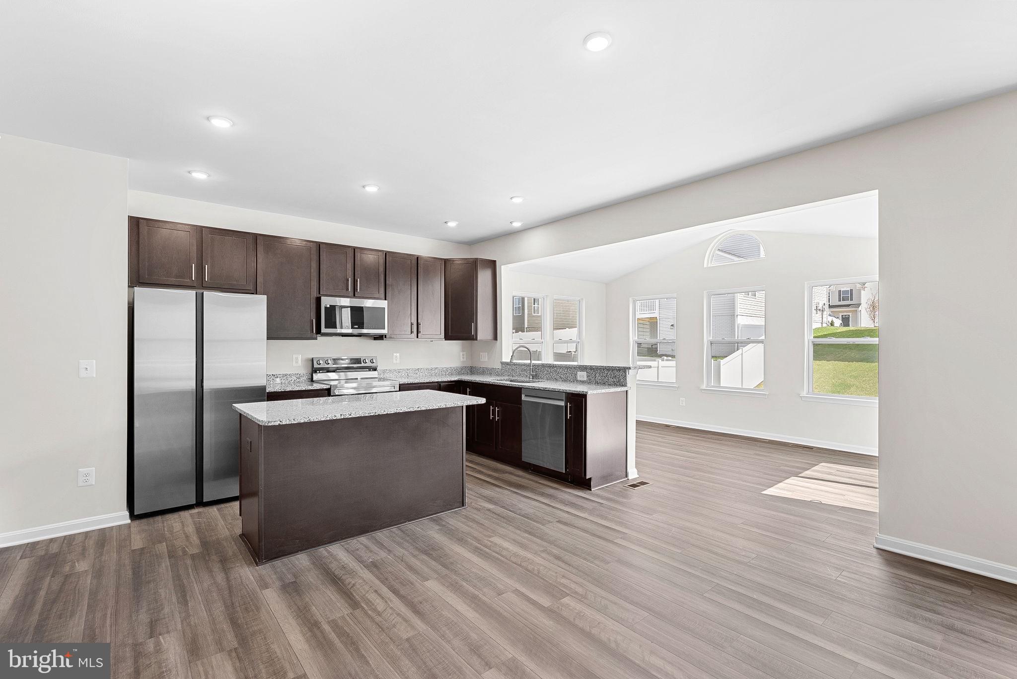 HUNTWELL WEST - Residential