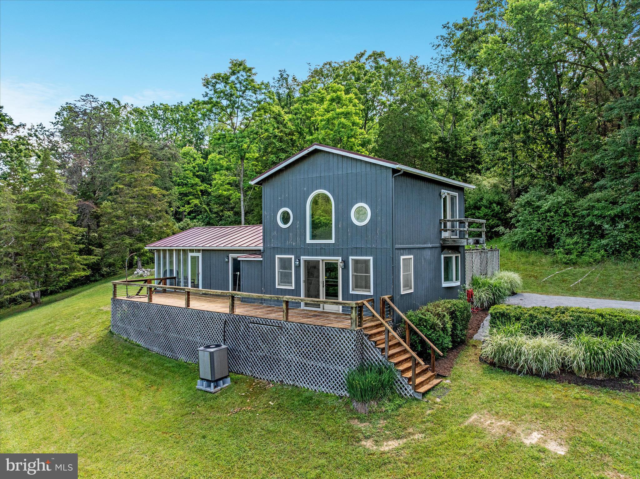 774 WHISPERING PINES WAY