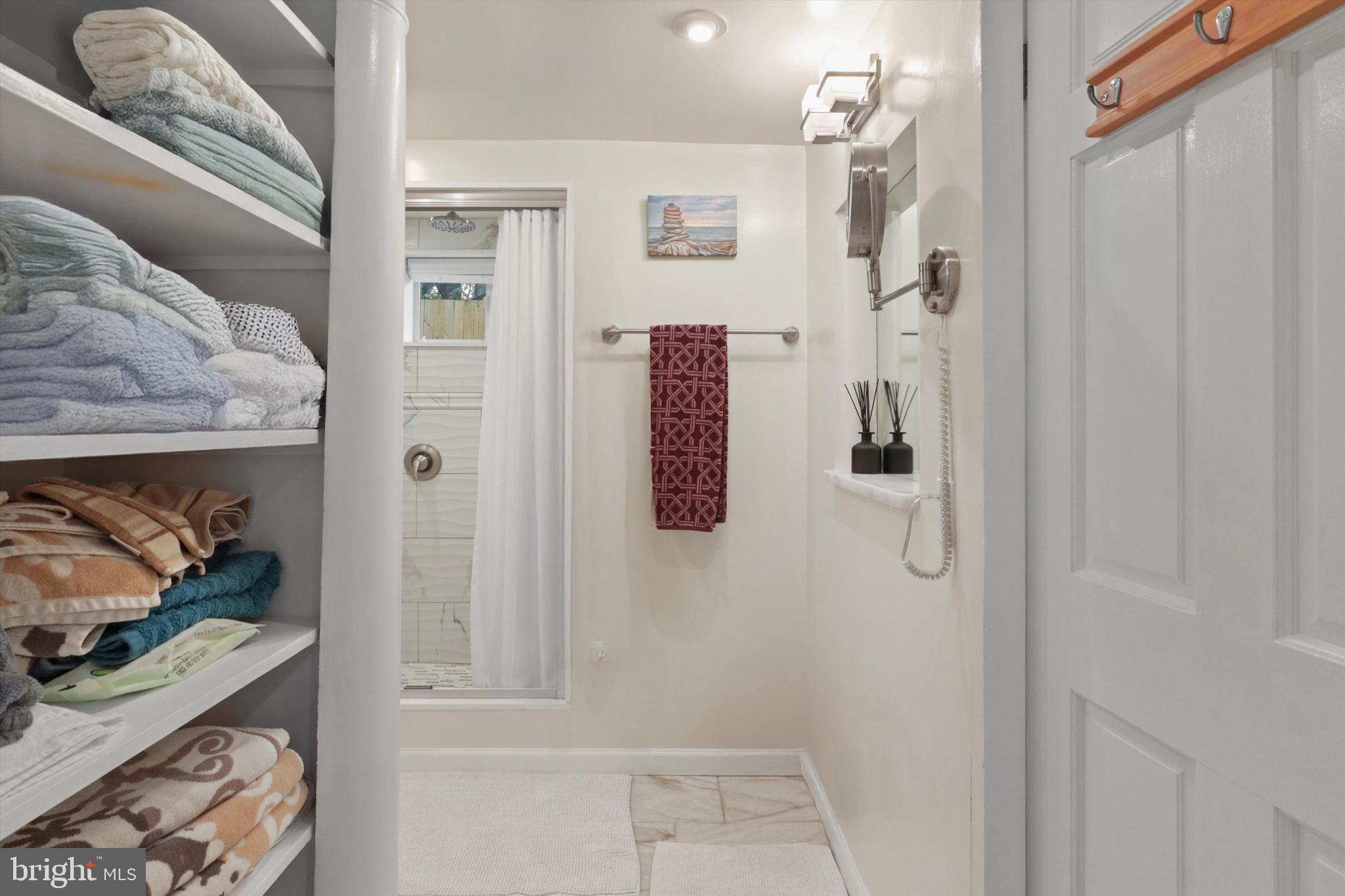 MAYWOOD - Residential