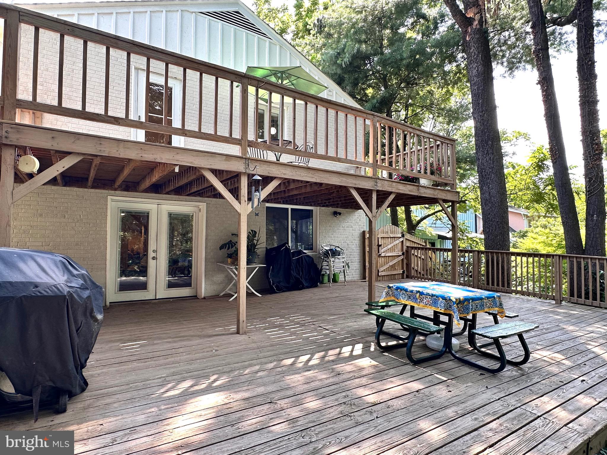 MAYWOOD - Residential