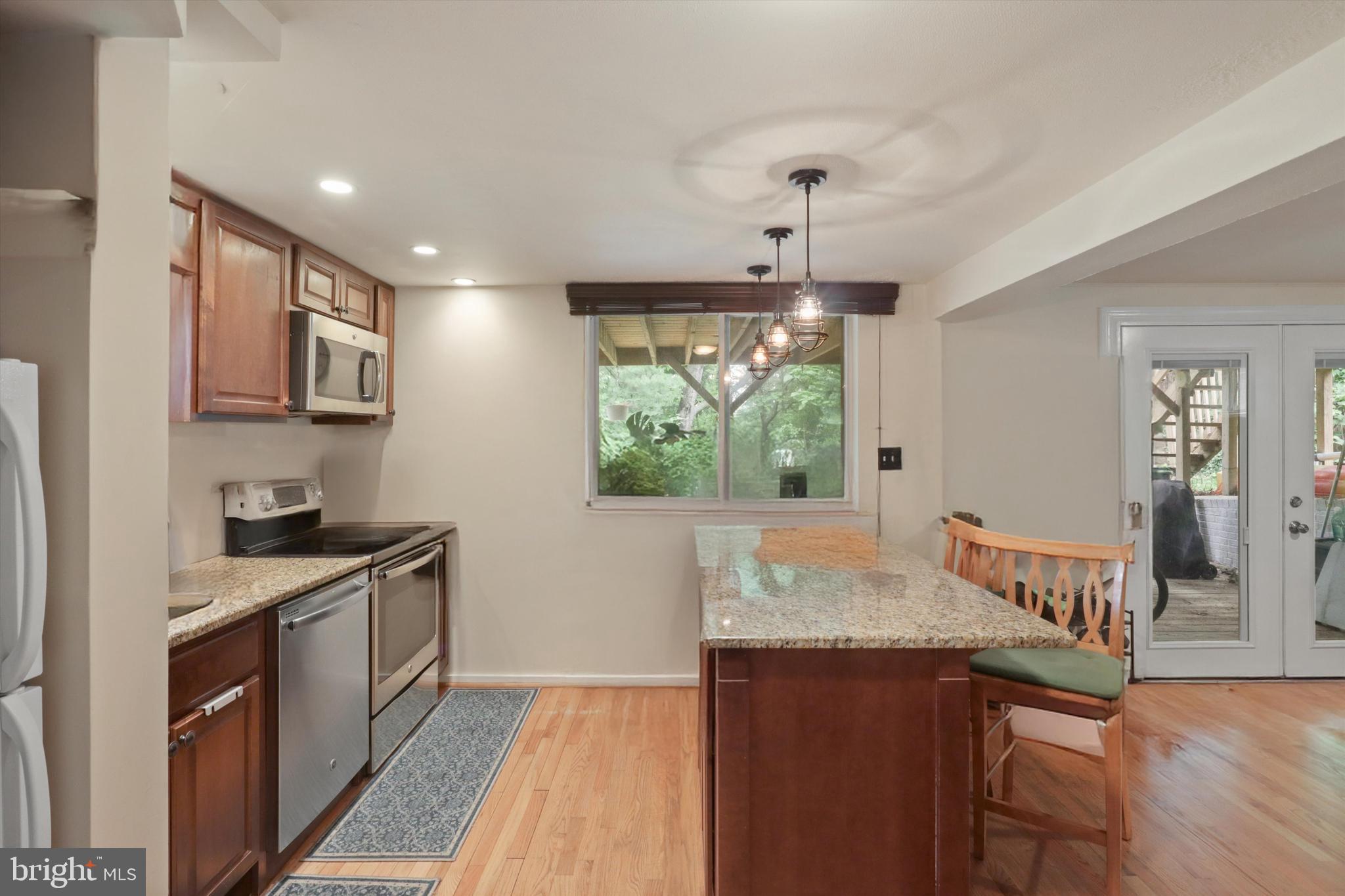 MAYWOOD - Residential