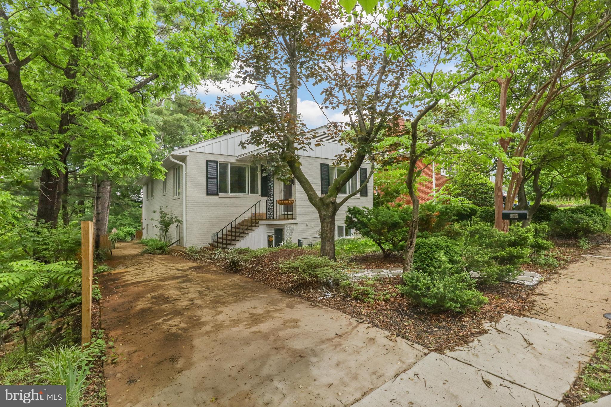 MAYWOOD - Residential