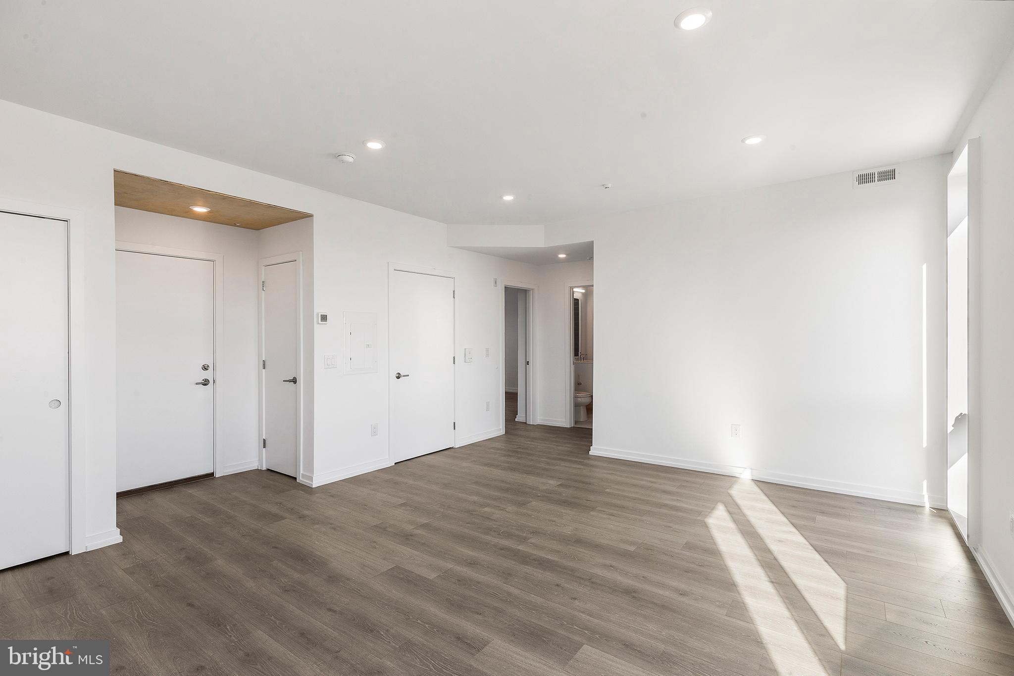 1229 N FRONT STREET 31