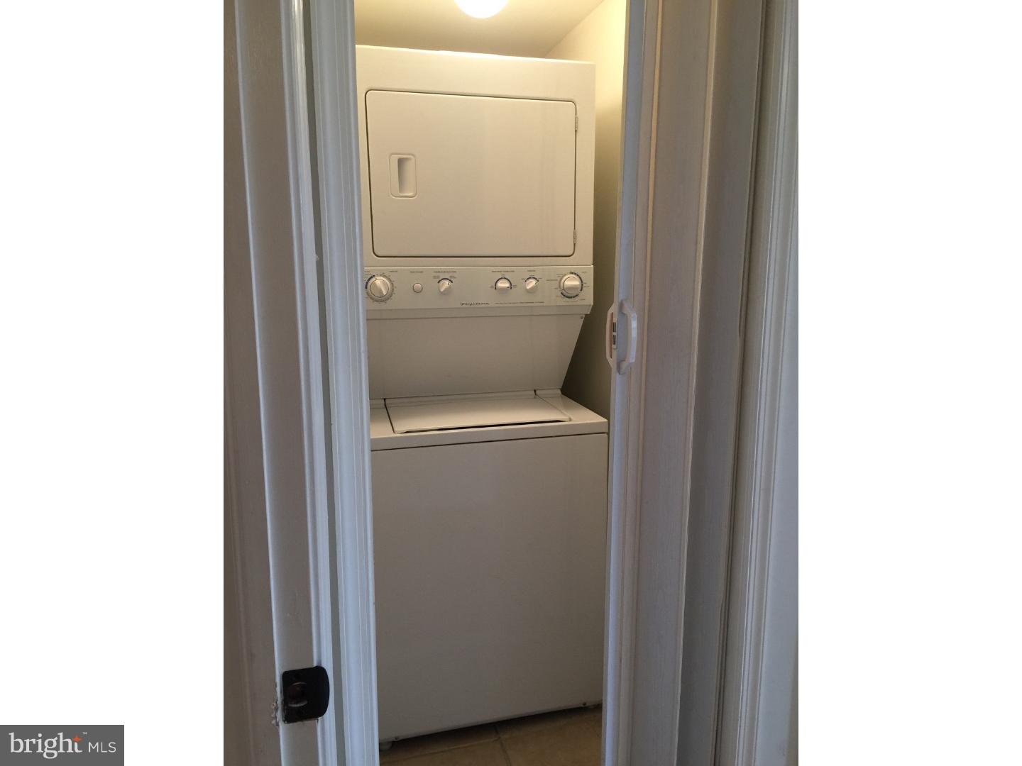 OLDE KENSINGTON - Residential Lease