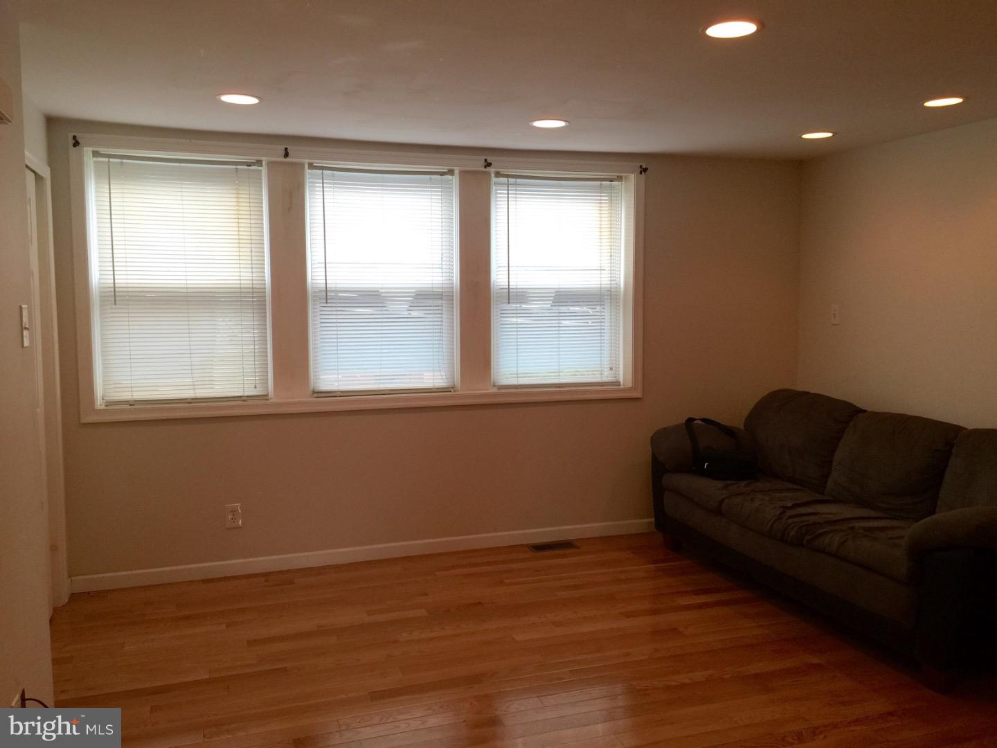 OLDE KENSINGTON - Residential Lease