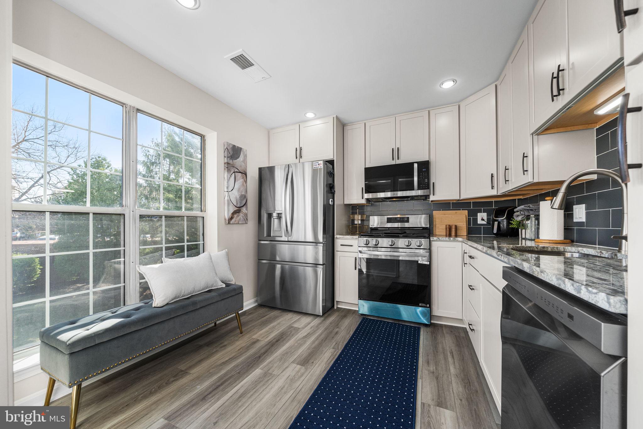 GUNSTON CORNER - Residential