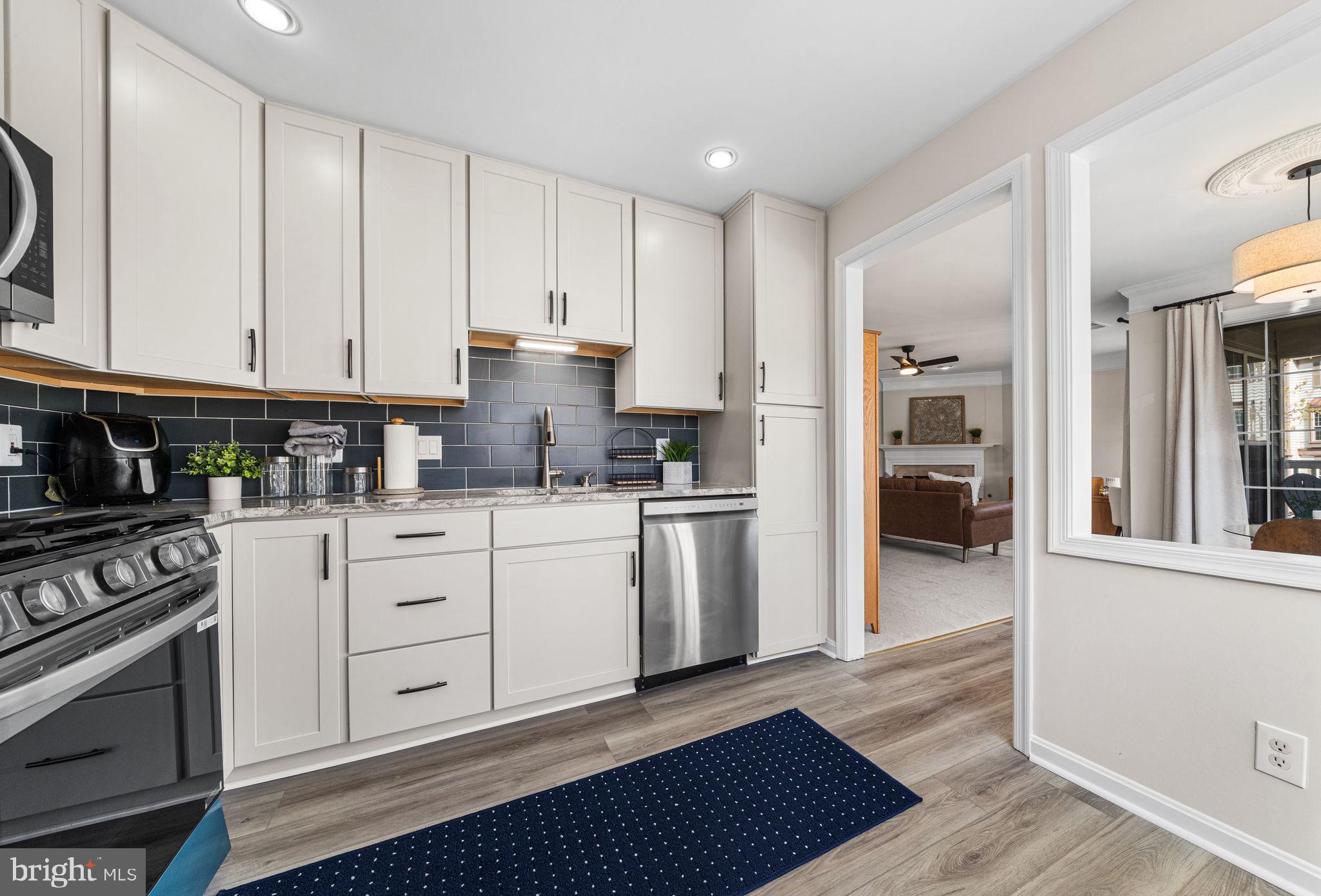 GUNSTON CORNER - Residential