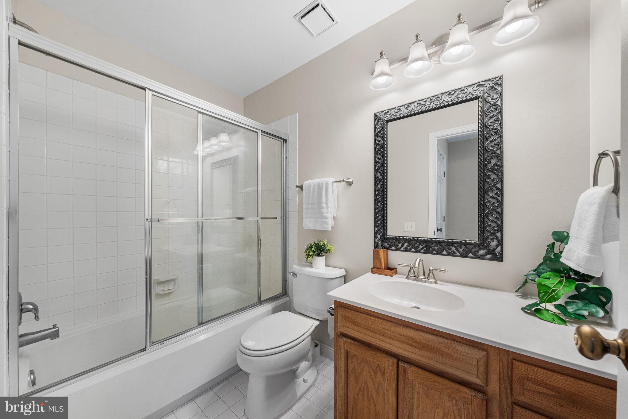 GUNSTON CORNER - Residential