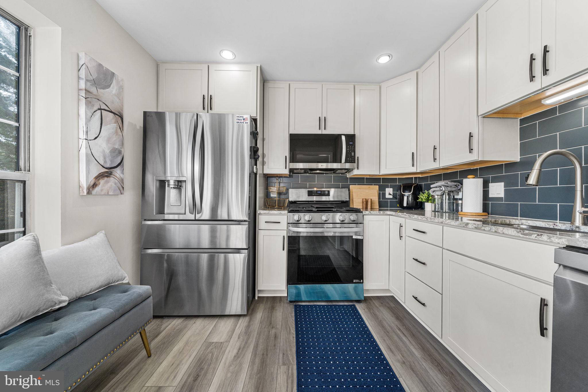 GUNSTON CORNER - Residential