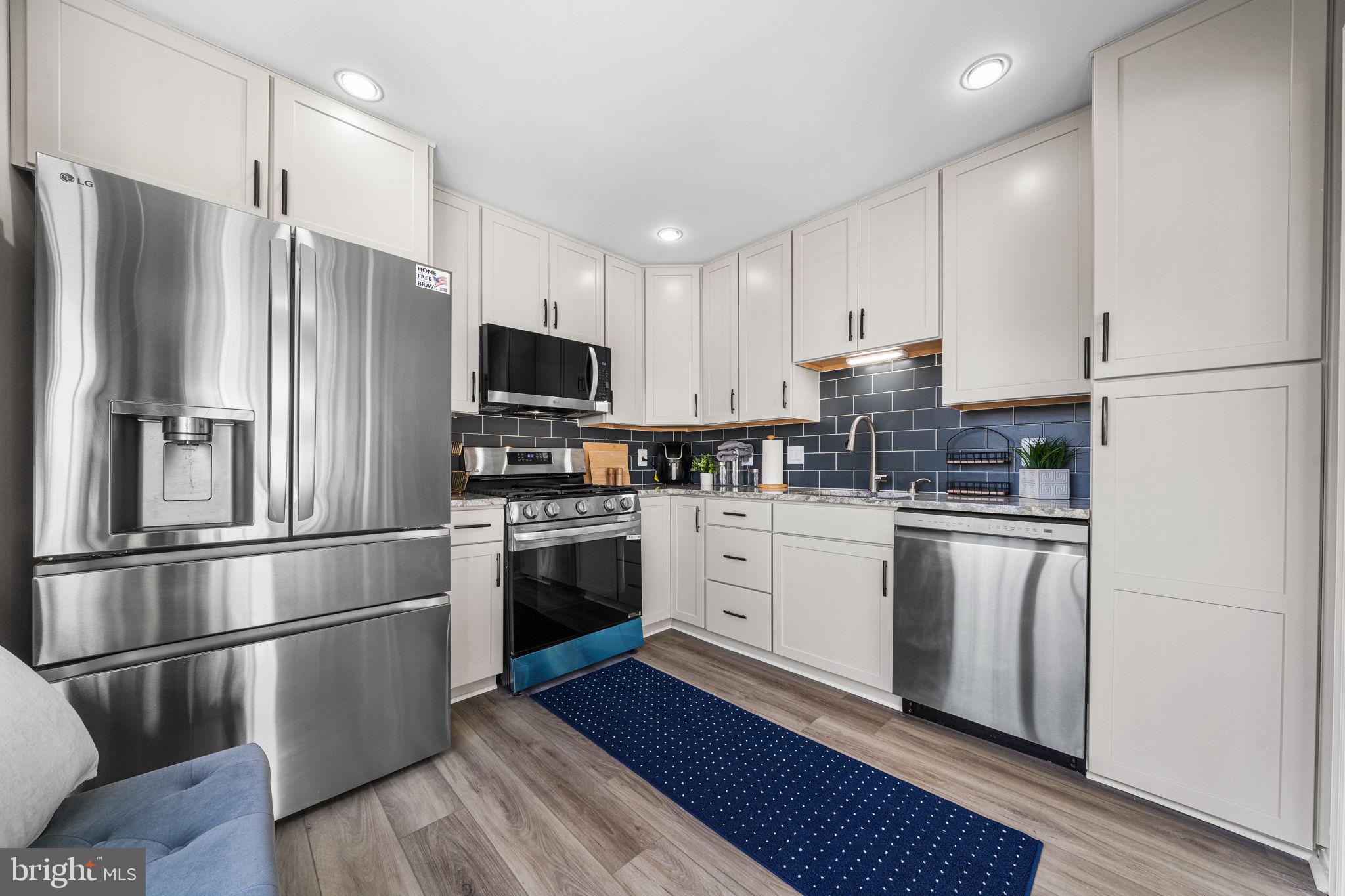 GUNSTON CORNER - Residential