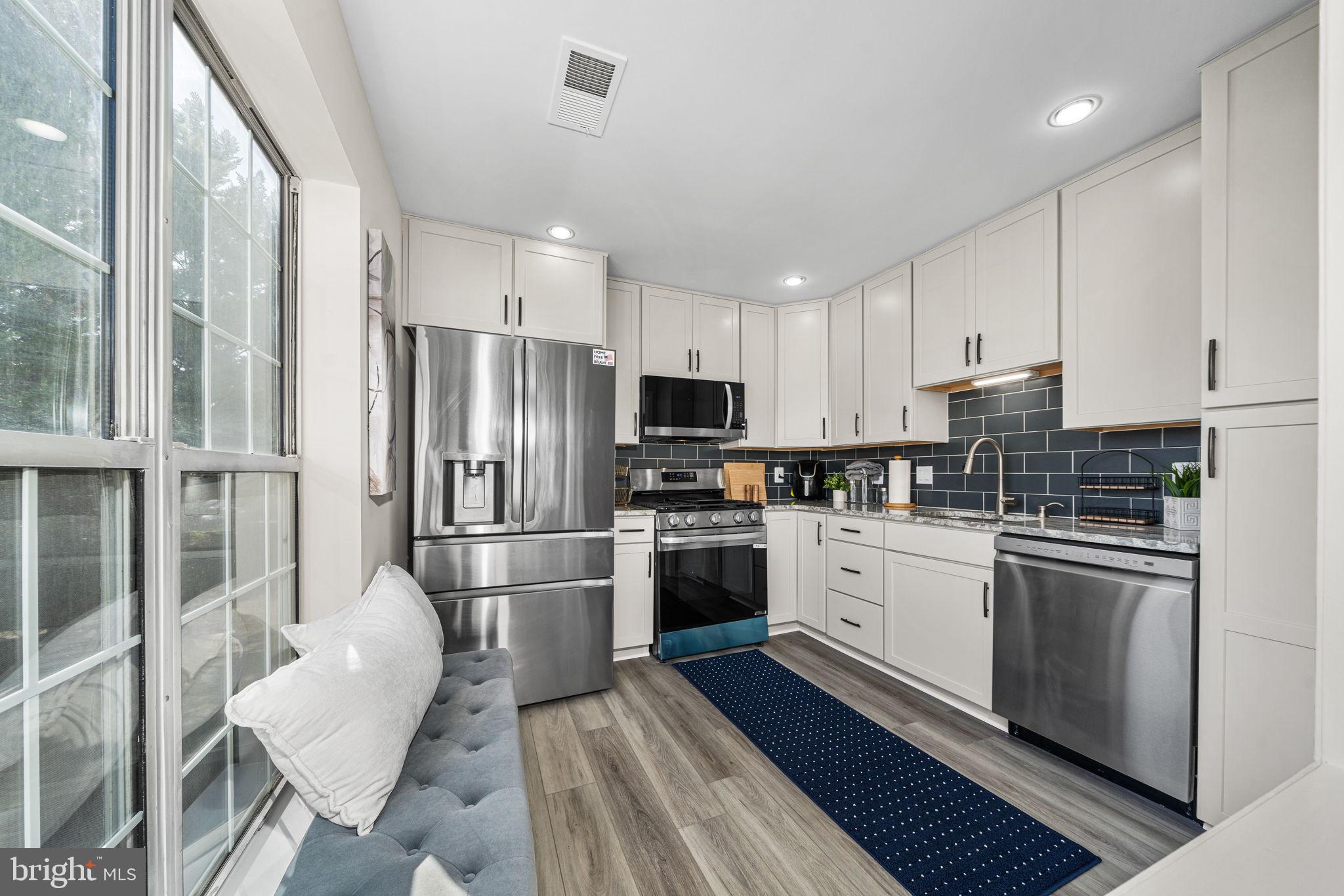 GUNSTON CORNER - Residential