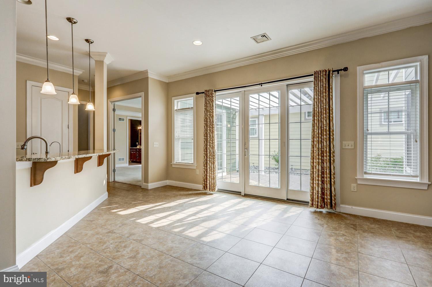 HOME TOWNE SQUARE - Residential