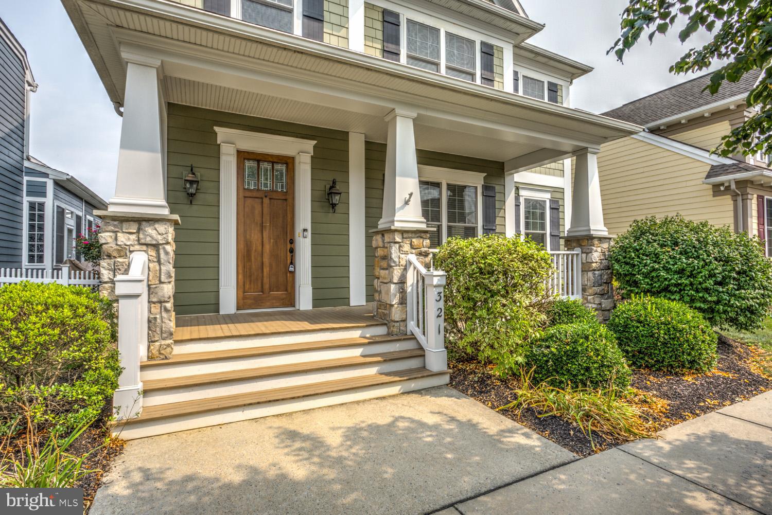HOME TOWNE SQUARE - Residential